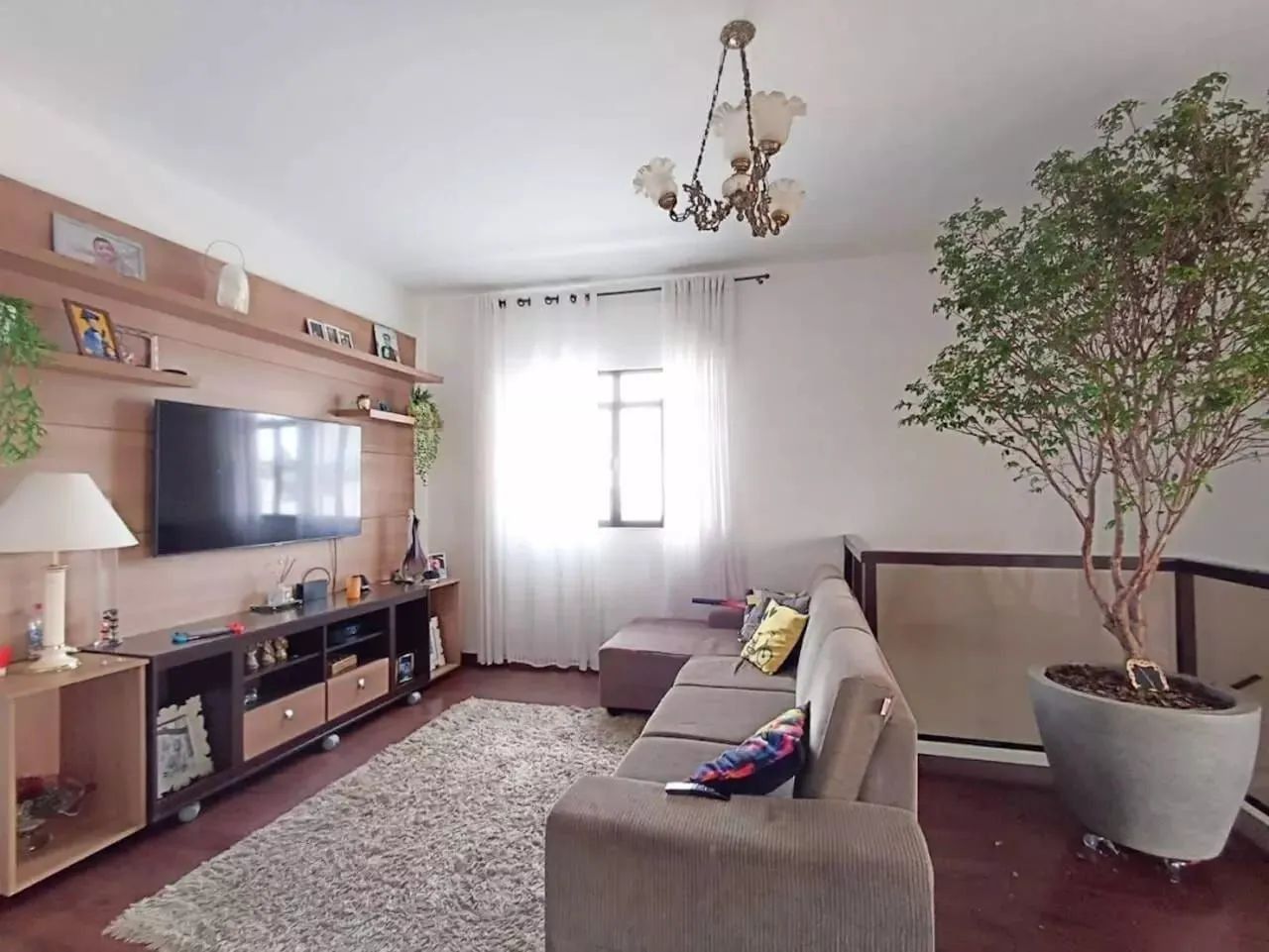 Imagem Casa com 5 Quartos à Venda, 300 m² em São Pedro - Juiz de Fora Imagem Casa com 5 Quartos à Venda, 300 m² em São Pedro - Juiz de Fora