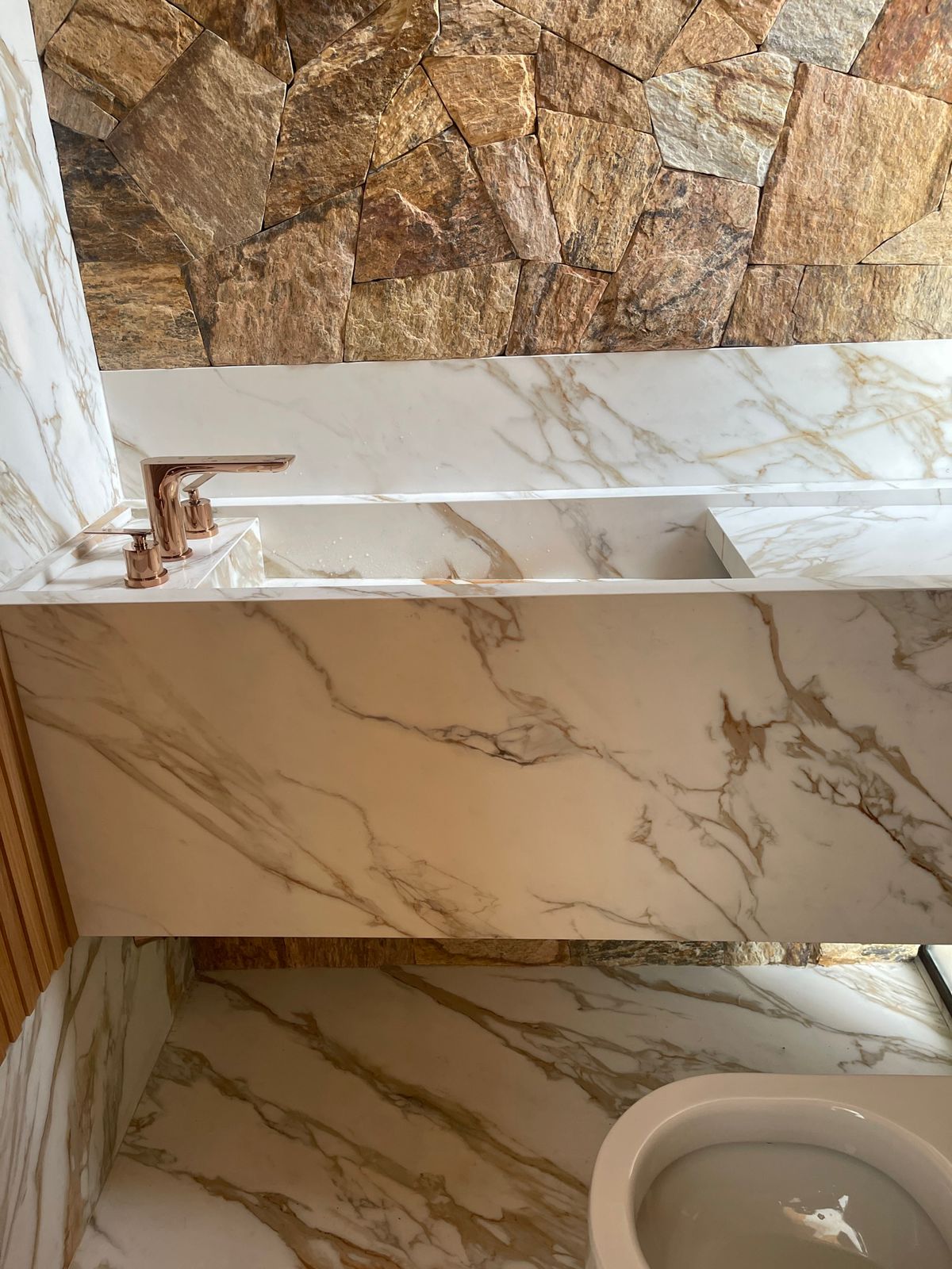 Imagem Sobrado com 5 Quartos à Venda, 660 m²em Residencial Alphaville Flamboyant - Goiânia