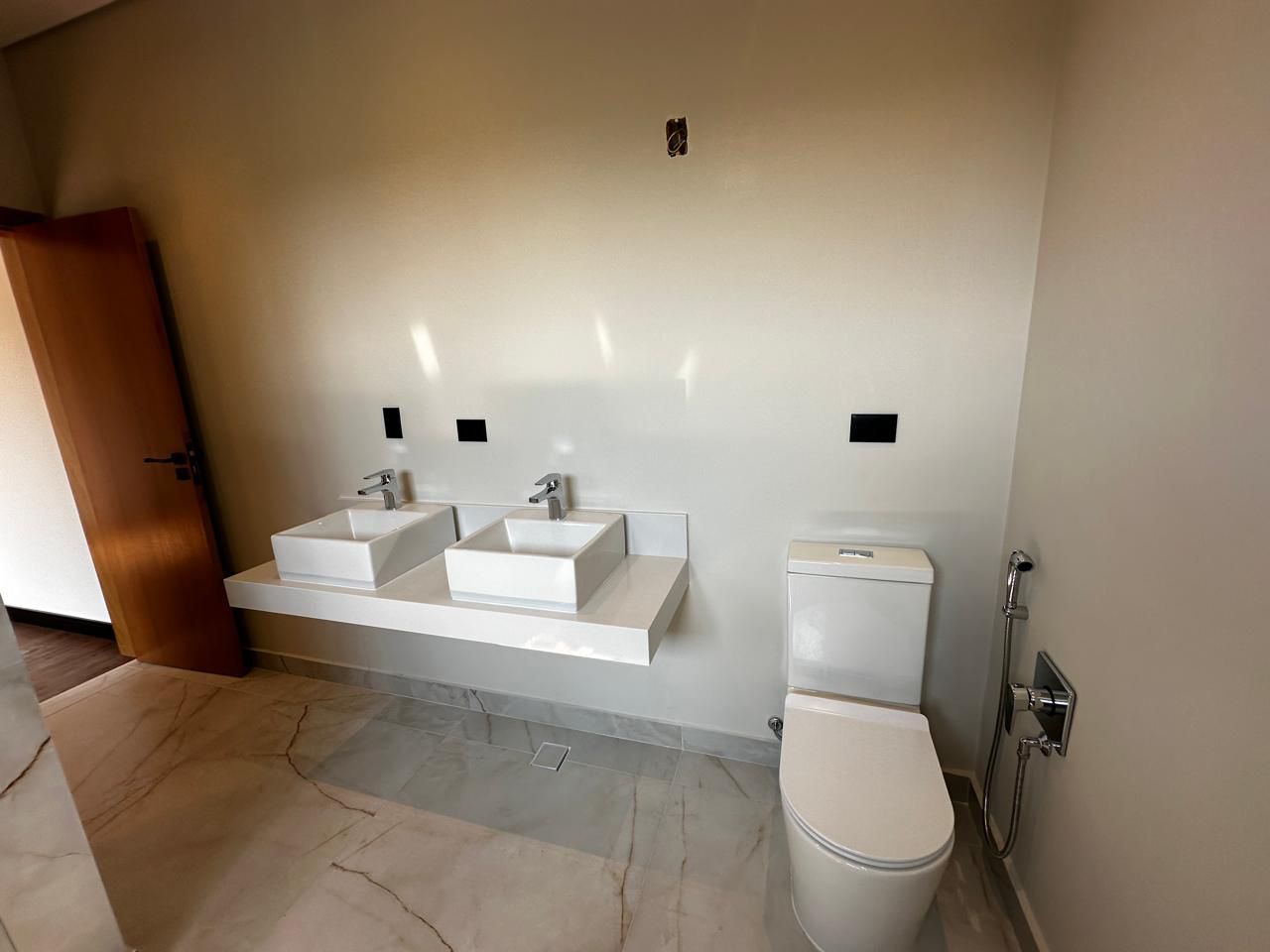 Imagem Casa de Condomínio com 4 Quartos à Venda, 234 m²em Cézar de Souza - Mogi das Cruzes Imagem Casa de Condomínio com 4 Quartos à Venda, 234 m²em Cézar de Souza - Mogi das Cruzes
