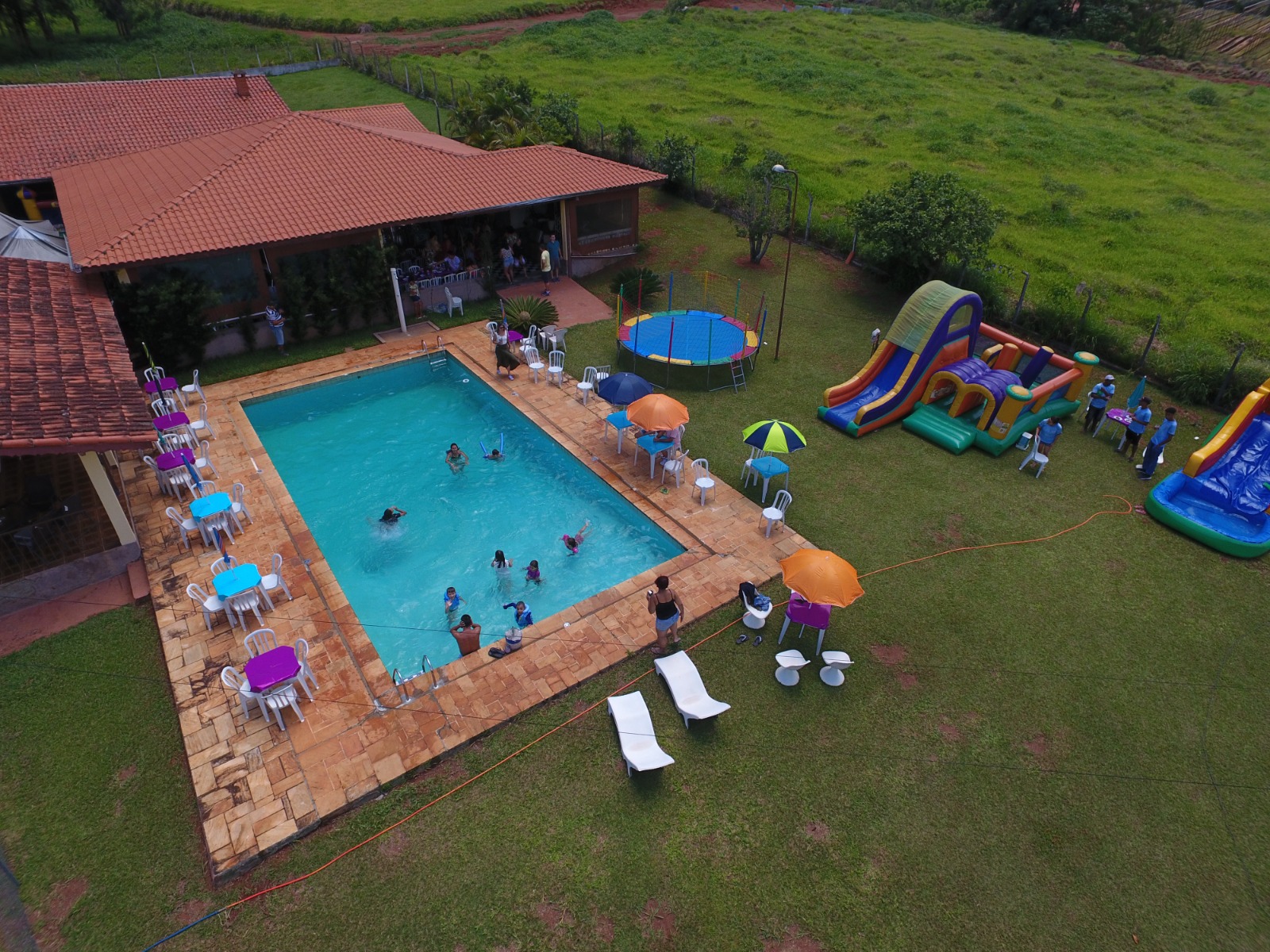 Imagem Chácara com 5 Quartos à Venda, Locação ou Temporada, 950 m² em Tanque - Atibaia Imagem Chácara com 5 Quartos à Venda, Locação ou Temporada, 950 m² em Tanque - Atibaia