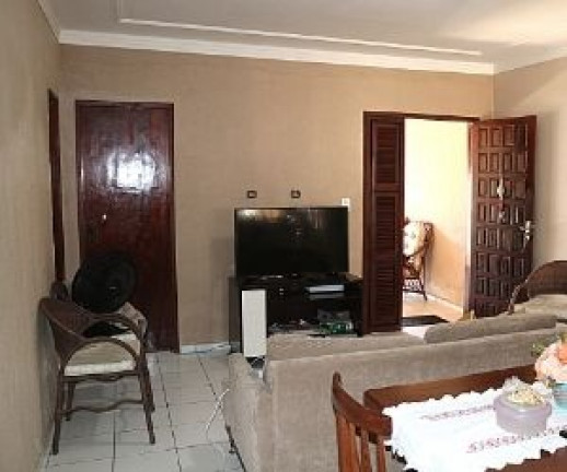 Casa com 3 Quartos à Venda,  em Lagoa Redonda - Fortaleza