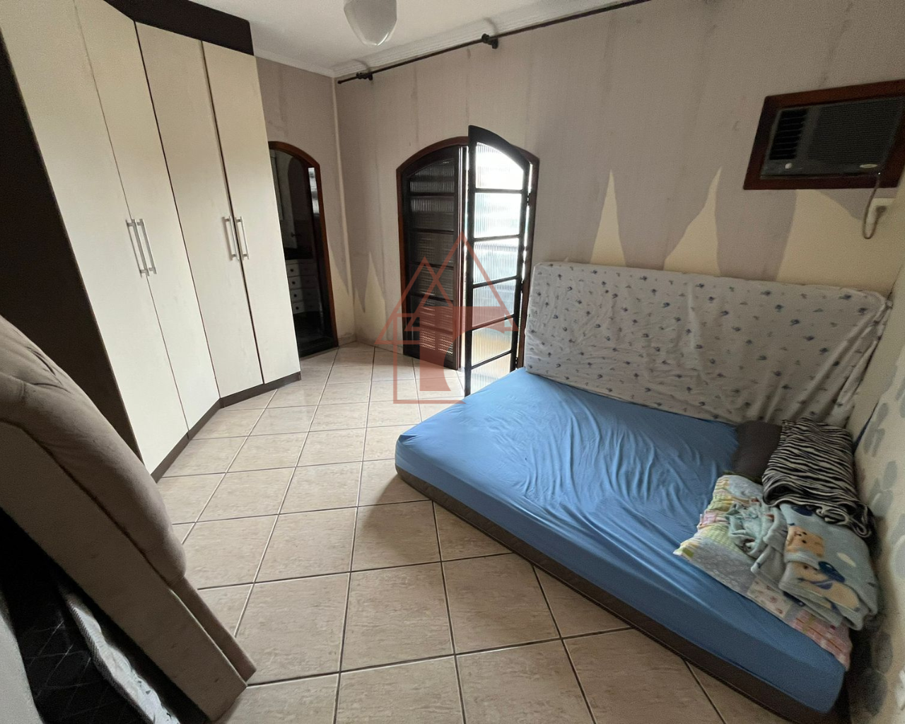 Imagem Sobrado com 4 Quartos à Venda, 162 m² em Vila Ponte Nova - Cubatão Imagem Sobrado com 4 Quartos à Venda, 162 m² em Vila Ponte Nova - Cubatão