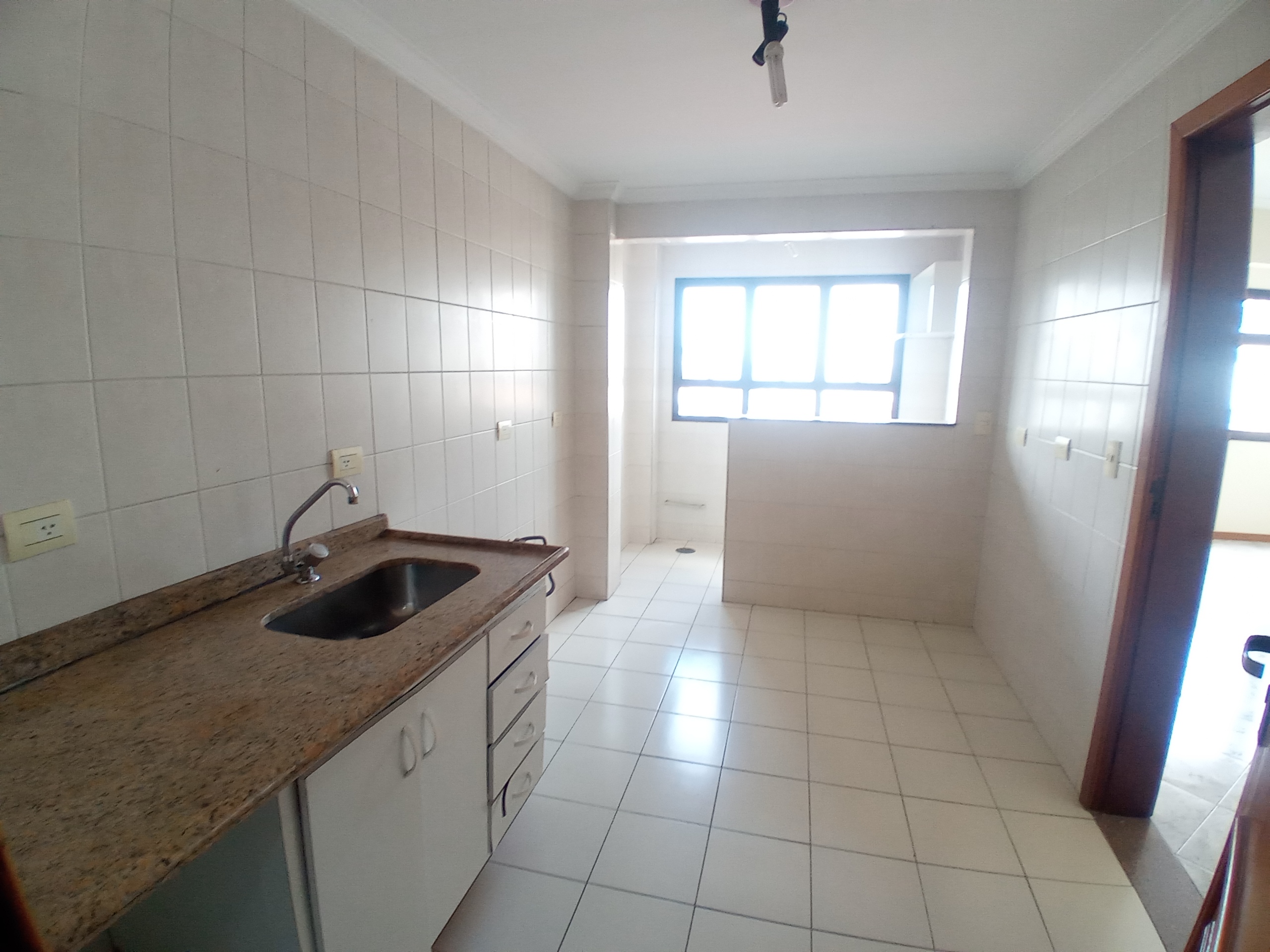 Imagem Apartamento com 2 Quartos à Venda, 75 m²em Centro - Taubaté