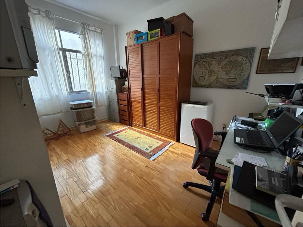 Imagem Apartamento com 4 Quartos à Venda, 190 m²em Icaraí - Niterói