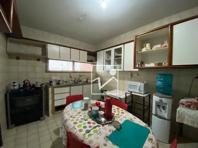 Imagem Apartamento com 4 Quartos à Venda, 190 m²em Marco - Belém
