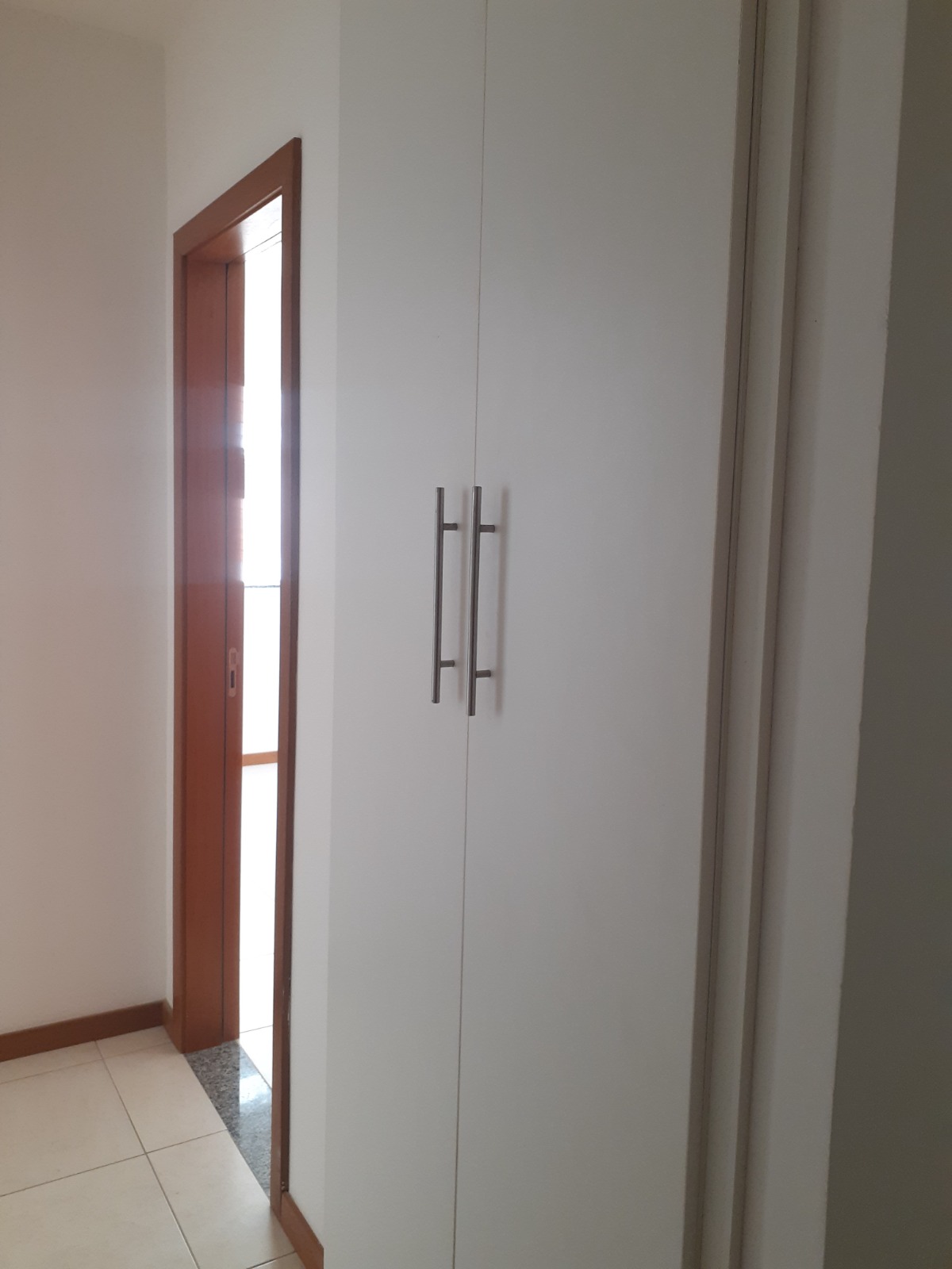 Imagem Casa com 4 Quartos para Alugar, em Buraquinho - Lauro de Freitas