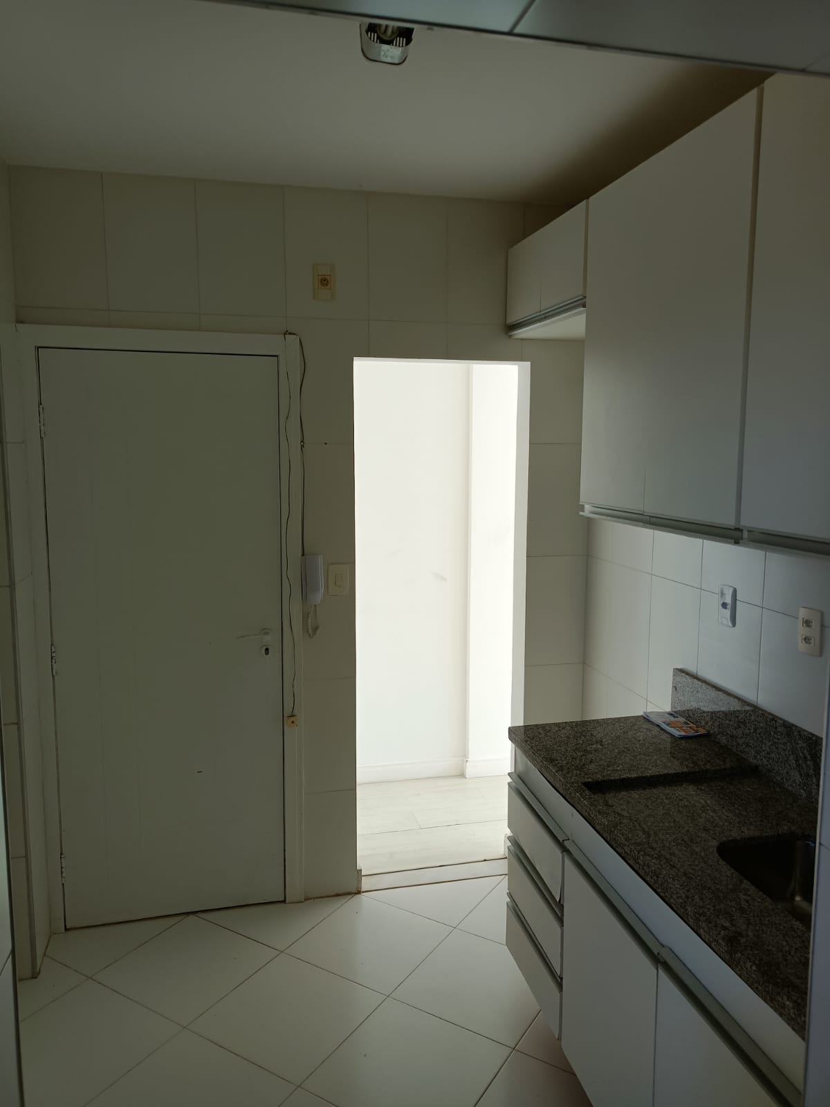 Imagem Apartamento com 2 Quartos à Venda, 81 m²em Jardim Armação - Salvador