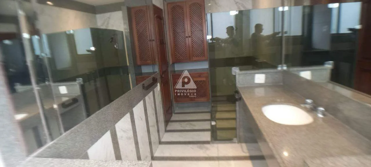 Imagem Apartamento com 6 Quartos à Venda, 470 m²em Ipanema - Rio de Janeiro Imagem Apartamento com 6 Quartos à Venda, 470 m²em Ipanema - Rio de Janeiro