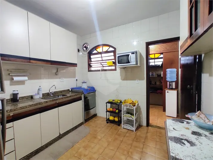 Imagem Casa com 3 Quartos à Venda, 200 m²em Piratininga - Niterói