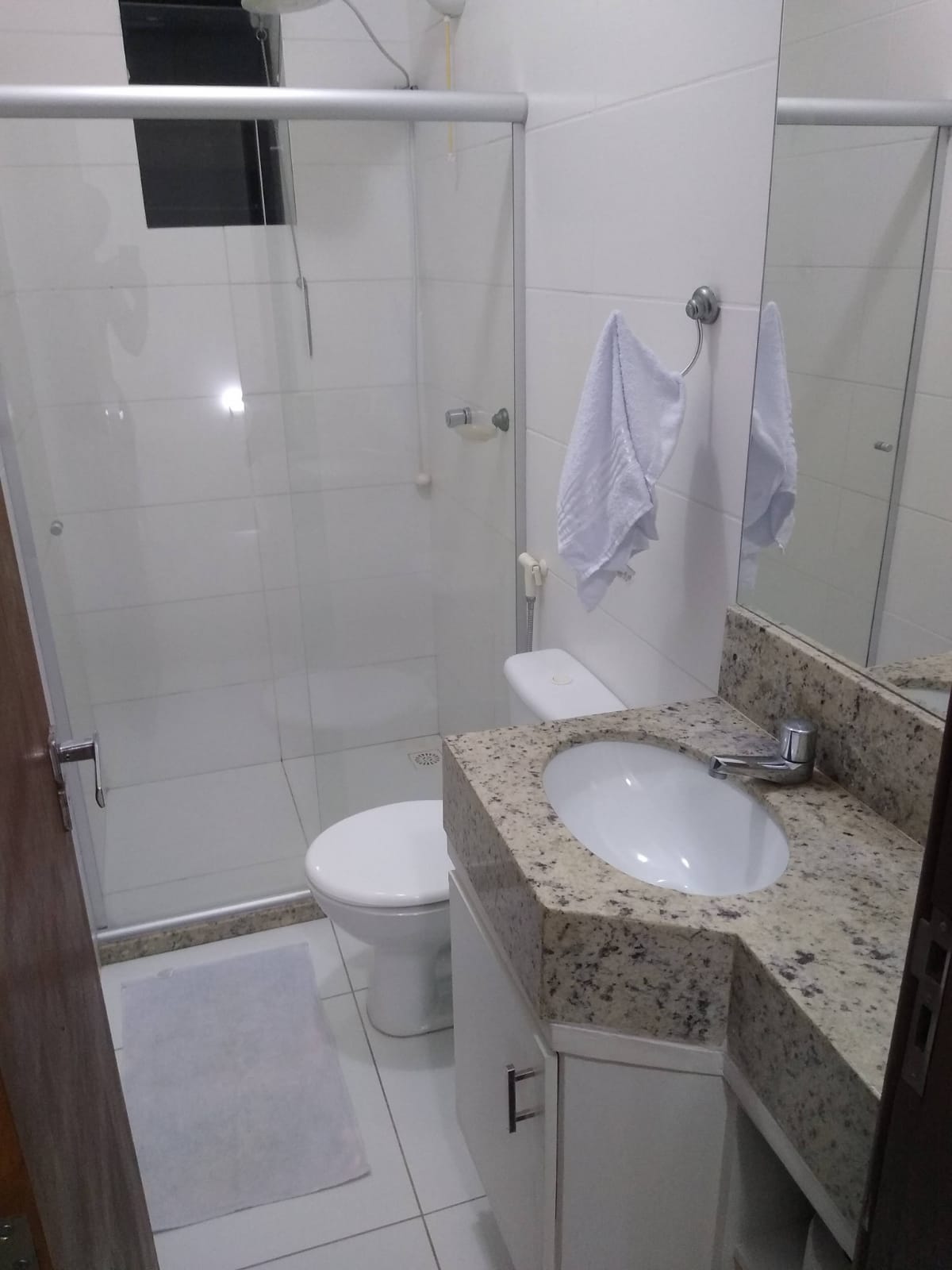 Imagem Casa com 4 Quartos para Alugar, 140 m² em Ipitanga - Lauro de Freitas Imagem Casa com 4 Quartos para Alugar, 140 m² em Ipitanga - Lauro de Freitas