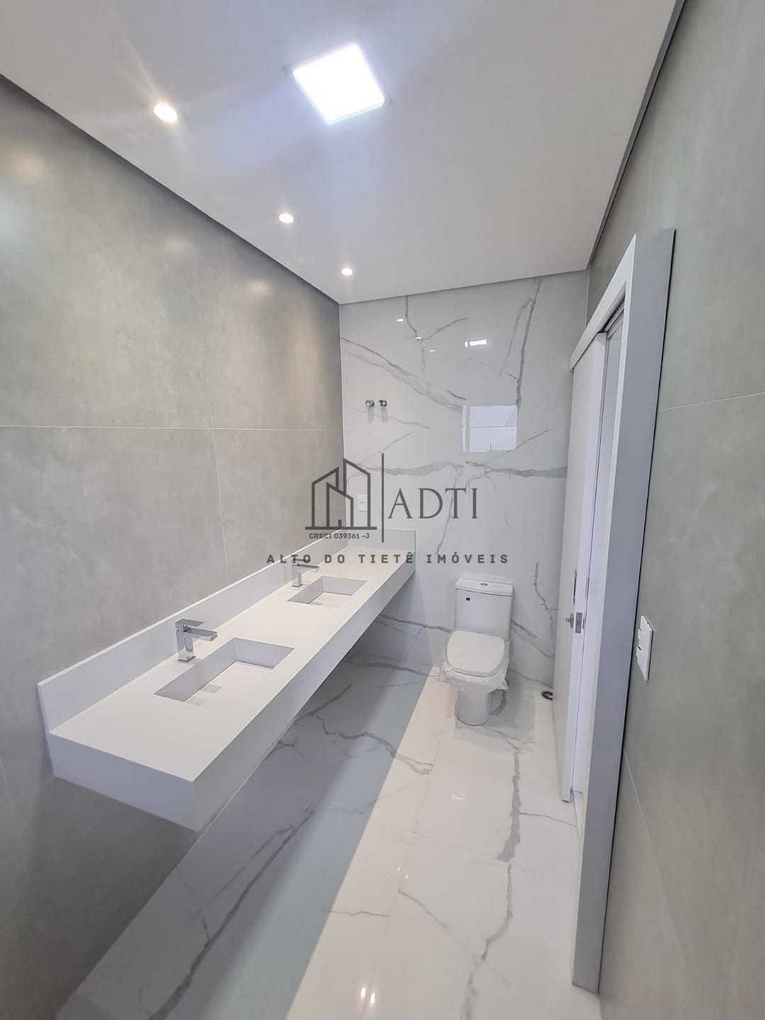 Imagem Casa de Condomínio com 3 Quartos à Venda, 205 m² em Cézar de Souza - Mogi das Cruzes Imagem Casa de Condomínio com 3 Quartos à Venda, 205 m² em Cézar de Souza - Mogi das Cruzes