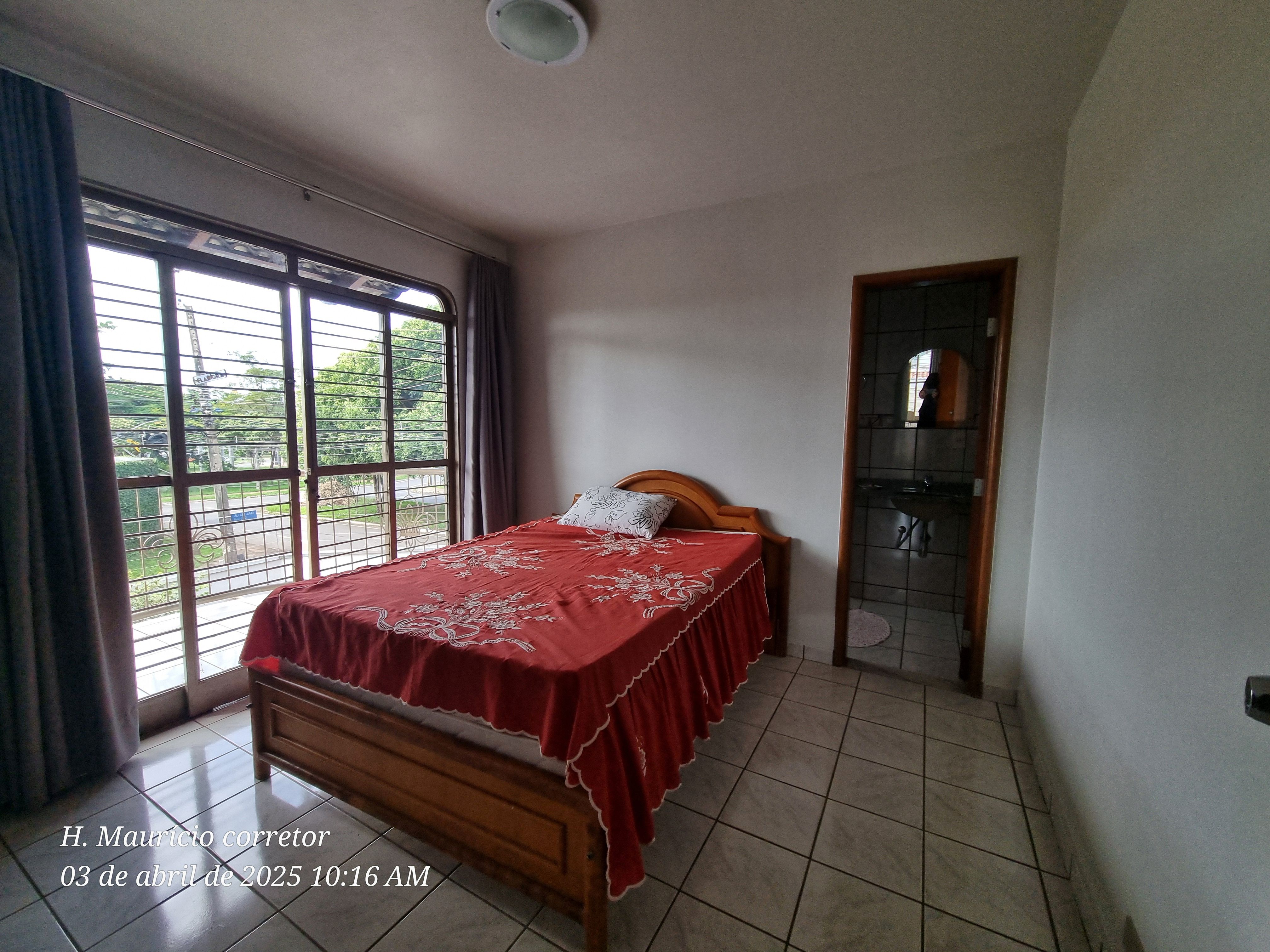 Imagem Sobrado com 4 Quartos à Venda, 250 m² em Setor Jaó - Goiânia
