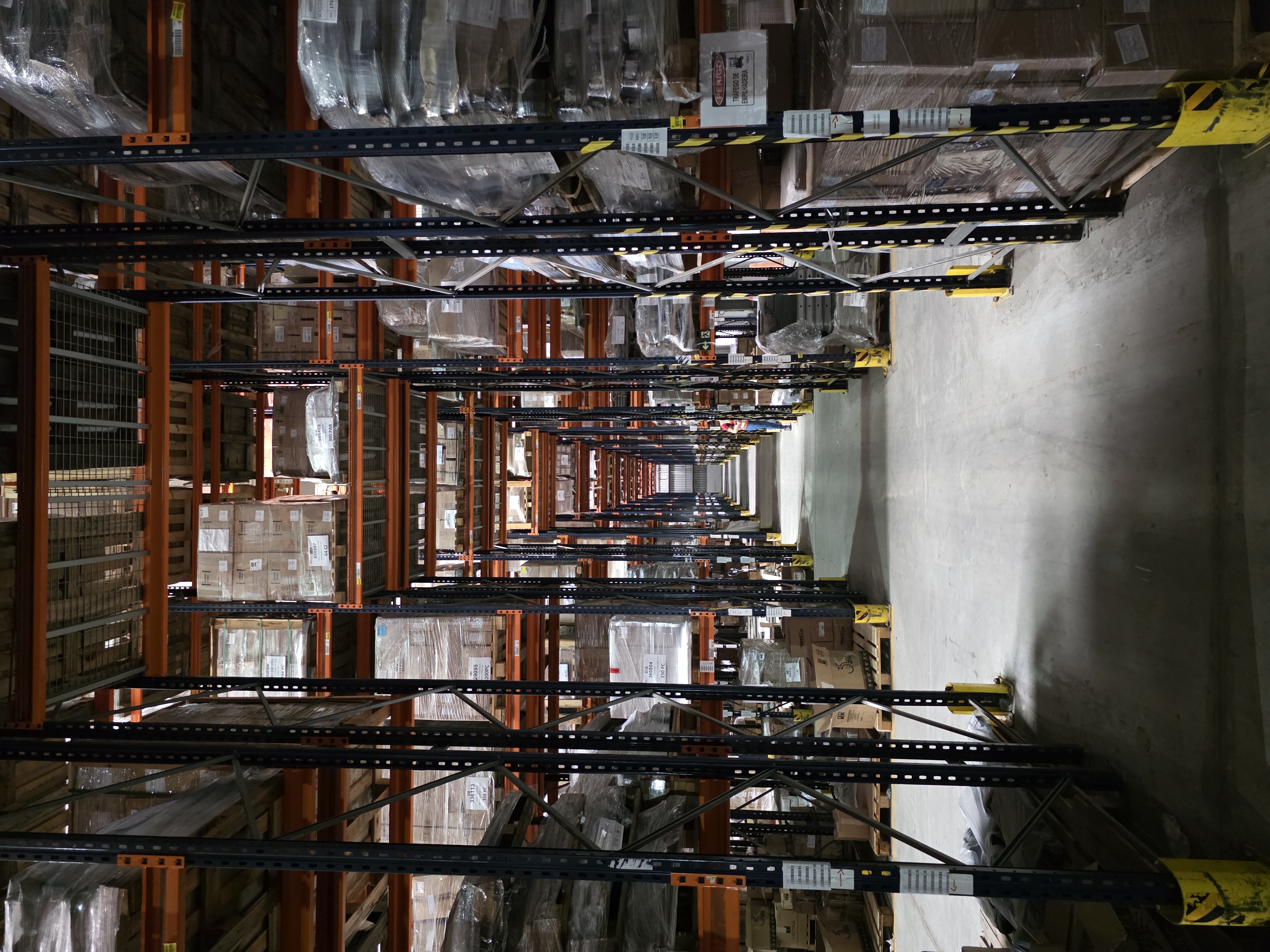 Imagem Galpão para Alugar, 7.600 m² em Jardim Vista Alegre - Embu das Artes