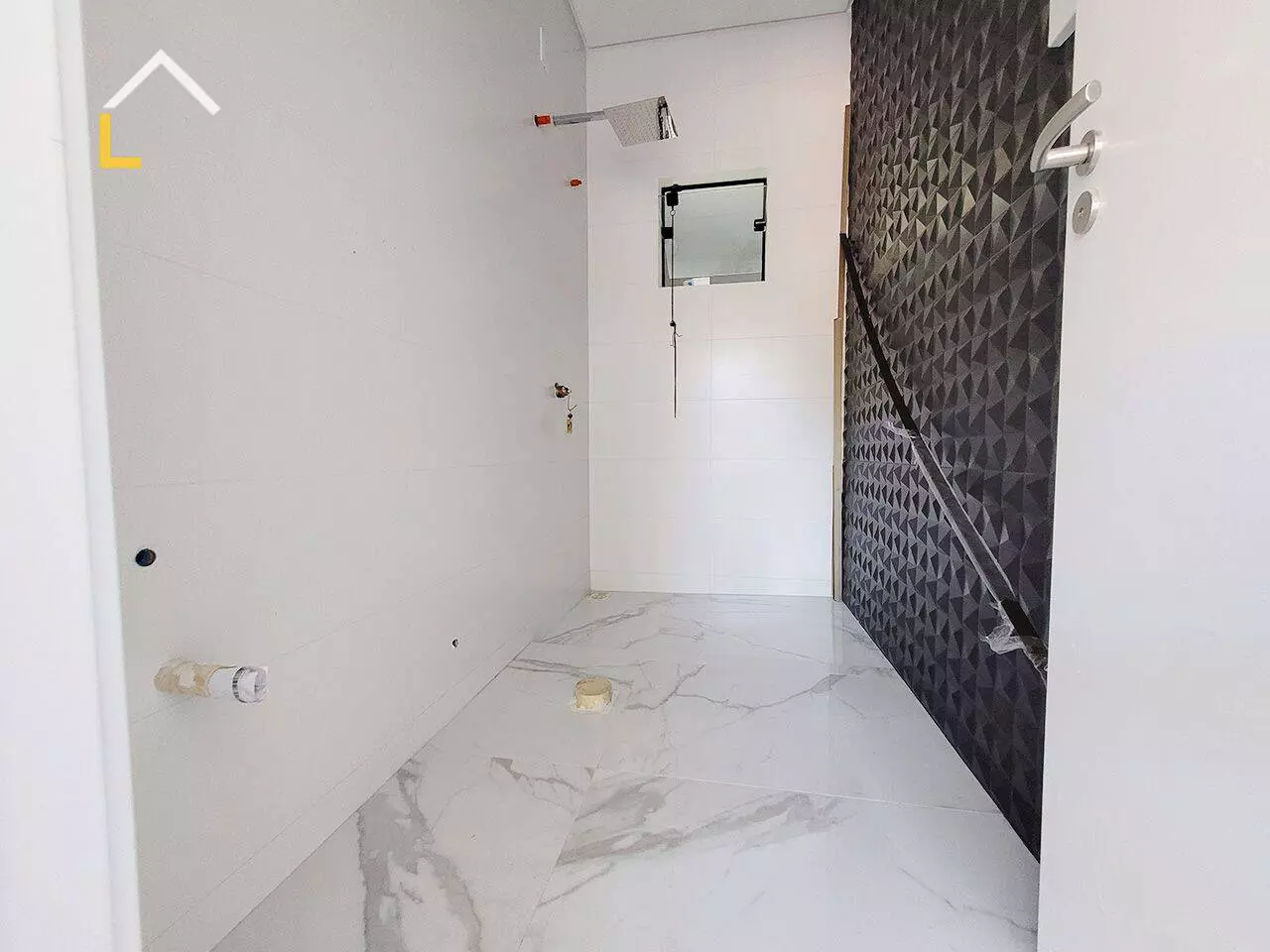 Imagem Sobrado com 3 Quartos à Venda, 160 m²em Saguaçu - Joinville