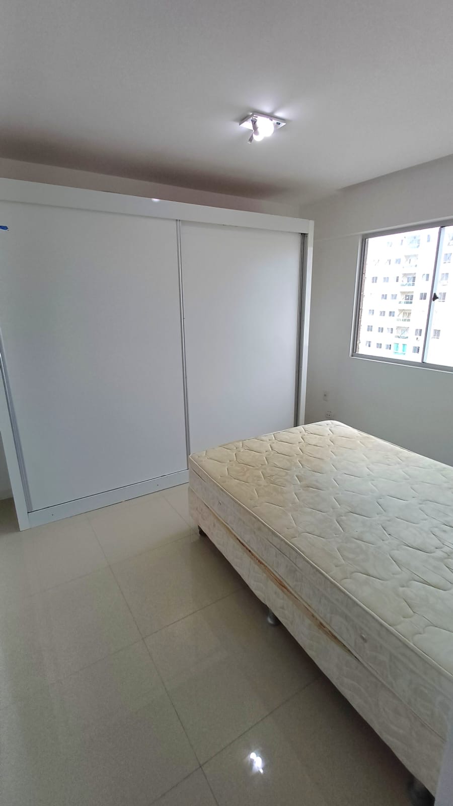Imagem Apartamento com 2 Quartos à Venda, 52 m²em Centro  - Lauro de Freitas 