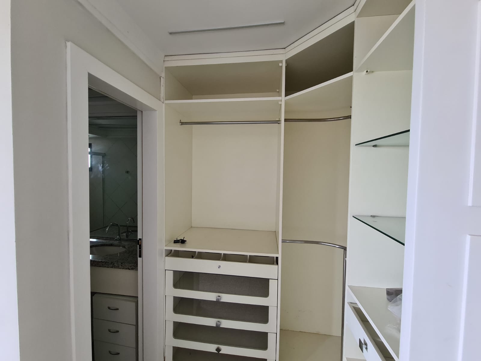Imagem Apartamento com 4 Quartos à Venda, 240 m²em Aleixo - Manaus Imagem Apartamento com 4 Quartos à Venda, 240 m²em Aleixo - Manaus