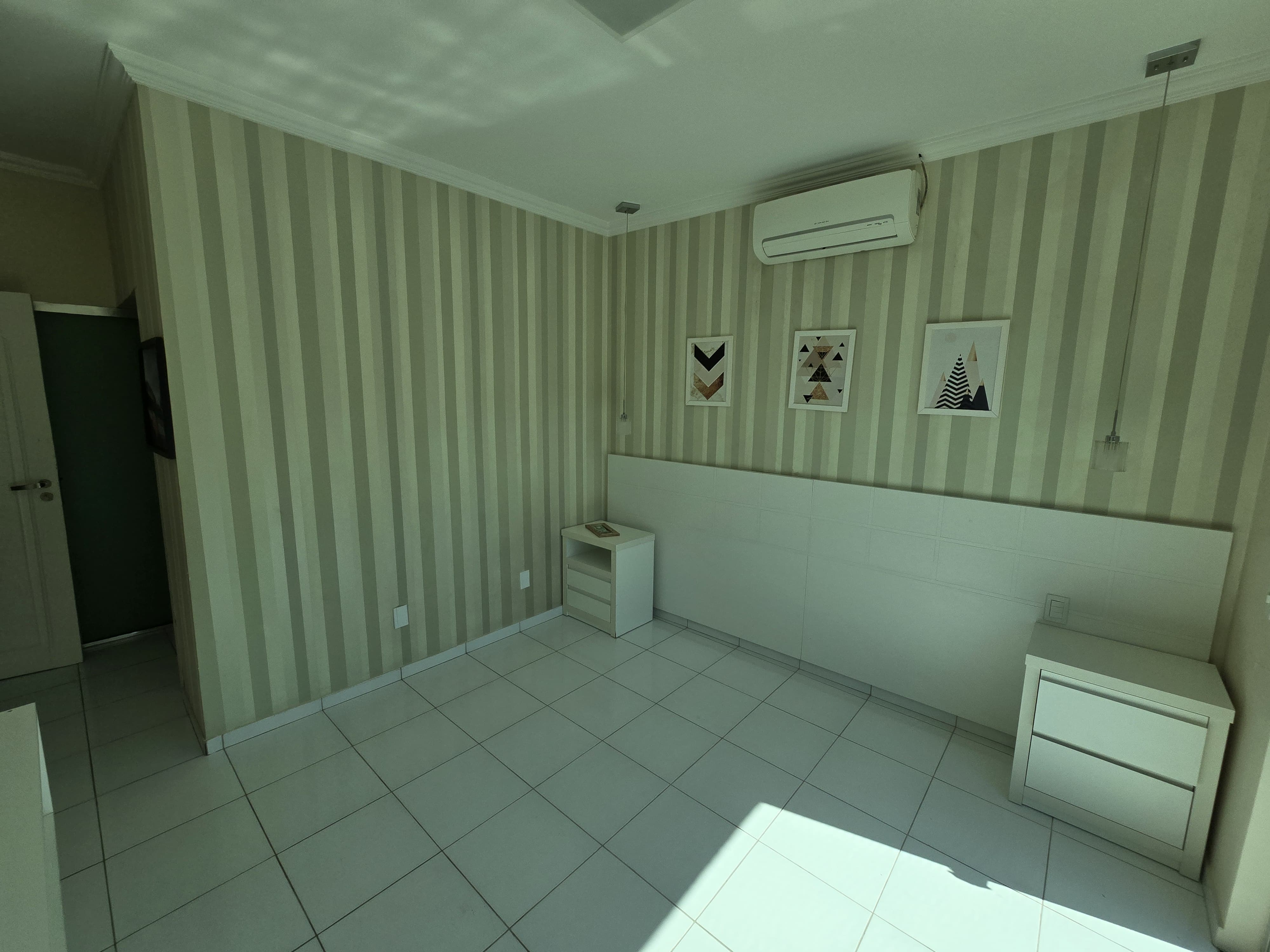 Imagem Casa de Condomínio com 4 Quartos à Venda, 239 m² em Tarumã - Manaus