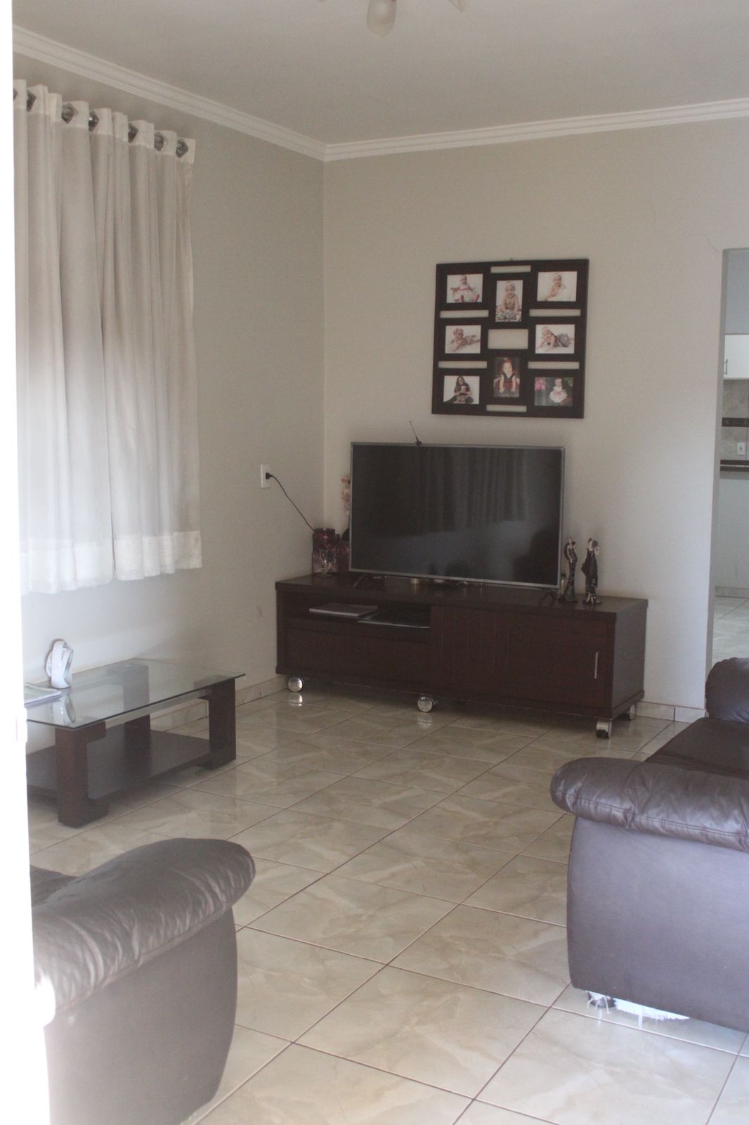 Imagem Casa com 4 Quartos à Venda, 270 m²em Jardim Clarissa - Goiânia