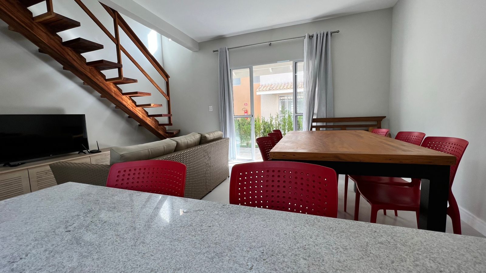 Imagem Casa de Condomínio com 2 Quartos para Alugar, 81 m²em São Lourenço - Bertioga