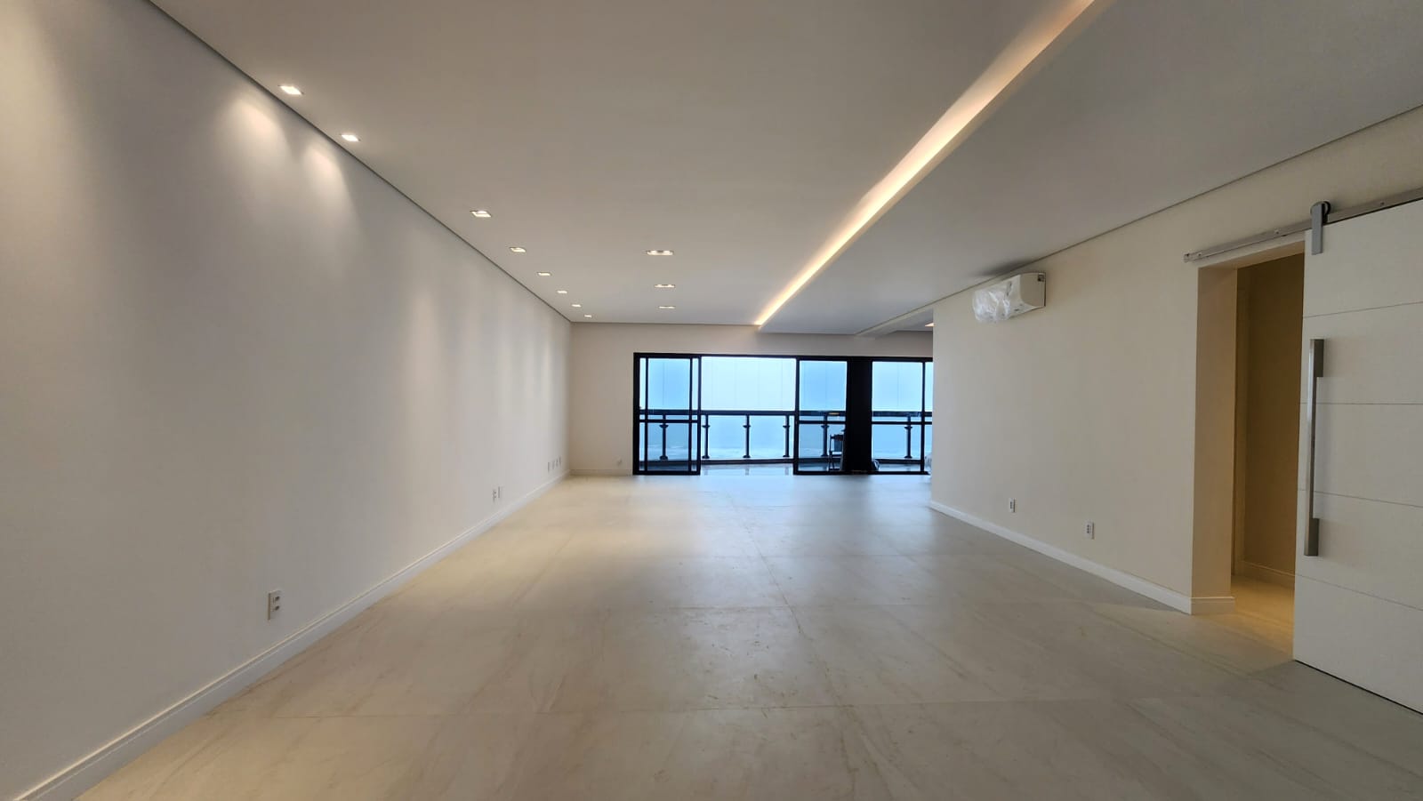 Imagem Apartamento com 4 Quartos à Venda, 251 m²em Pompéia - Santos Imagem Apartamento com 4 Quartos à Venda, 251 m²em Pompéia - Santos