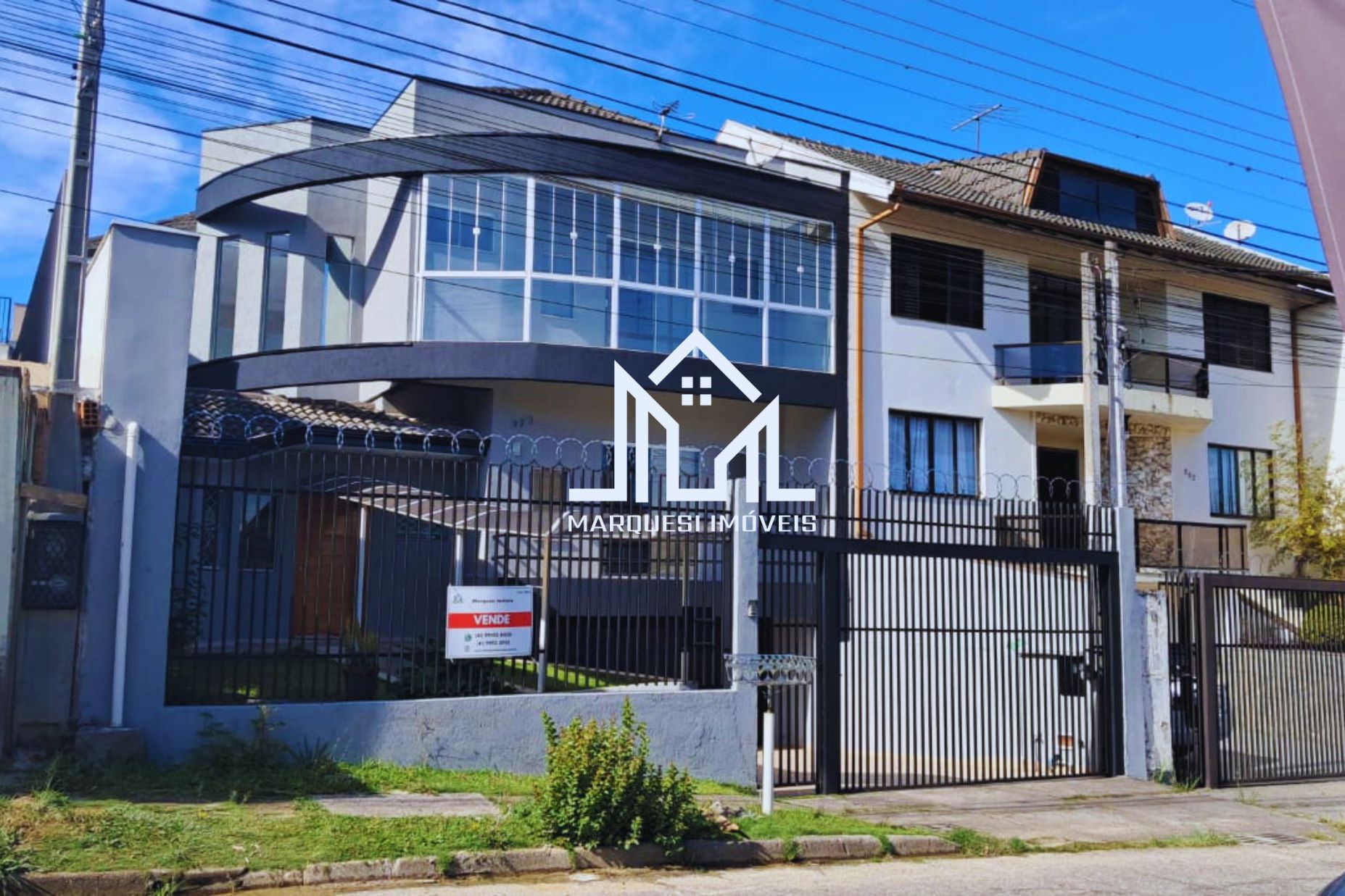 Imagem Casa com 3 Quartos à Venda, 241 m² em Guabirotuba - Curitiba Imagem Casa com 3 Quartos à Venda, 241 m² em Guabirotuba - Curitiba