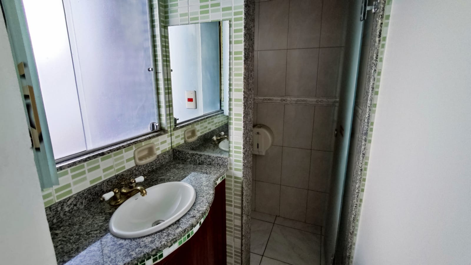 Imagem Imóvel Comercial para Alugar, 5 m²em Val-de-Cães - Belém