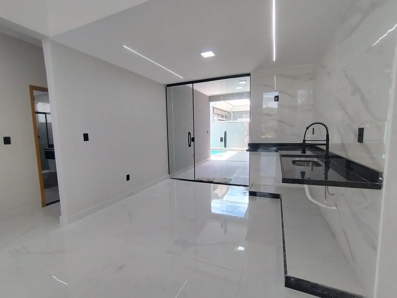 Imagem Casa de Condomínio com 3 Quartos à Venda, 160 m² em Campo Grande - Rio de Janeiro Imagem Casa de Condomínio com 3 Quartos à Venda, 160 m² em Campo Grande - Rio de Janeiro