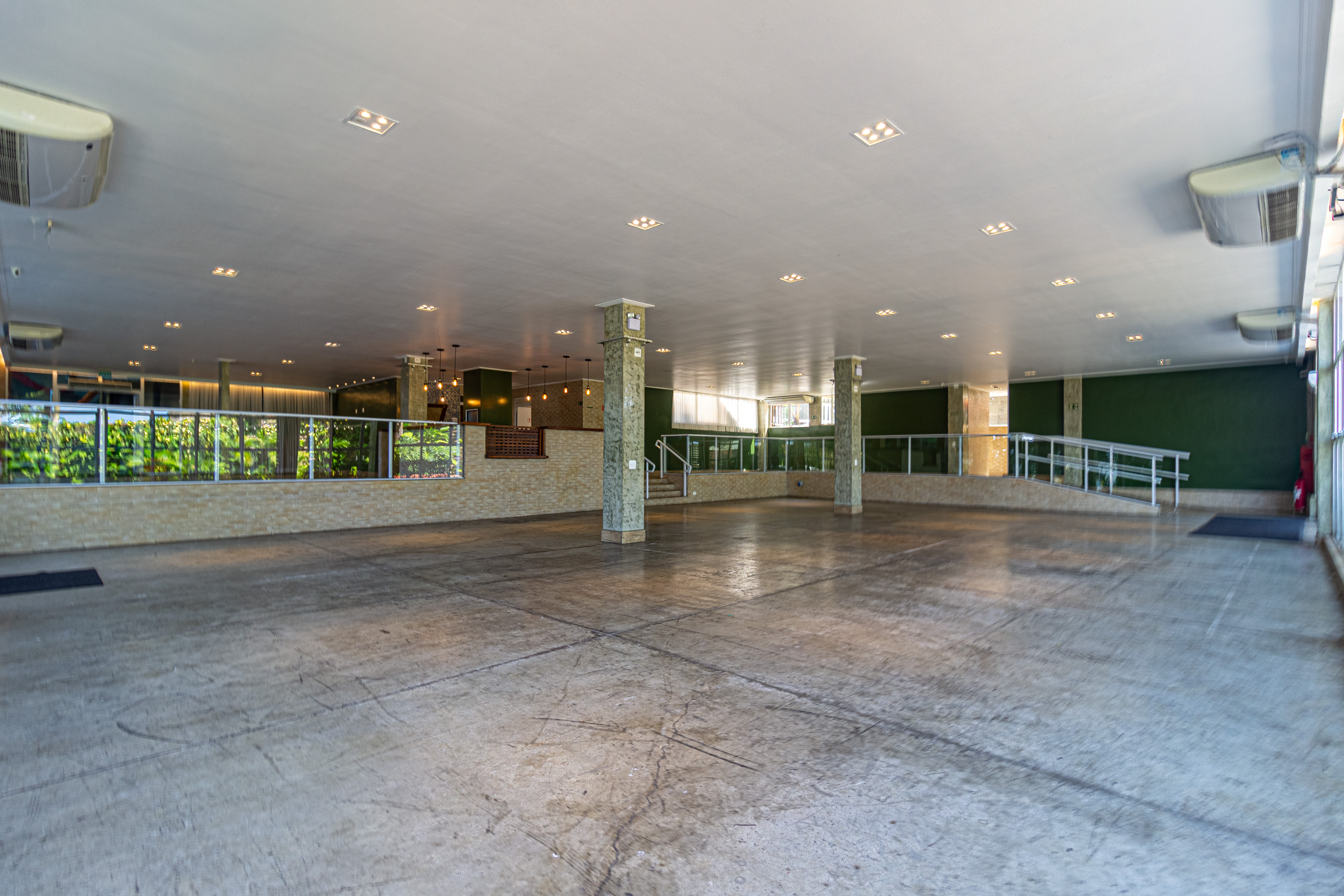 Imagem Imóvel Comercial à Venda ou Locação, 925 m²em Ilha Porchat - São Vicente Imagem Imóvel Comercial à Venda ou Locação, 925 m²em Ilha Porchat - São Vicente