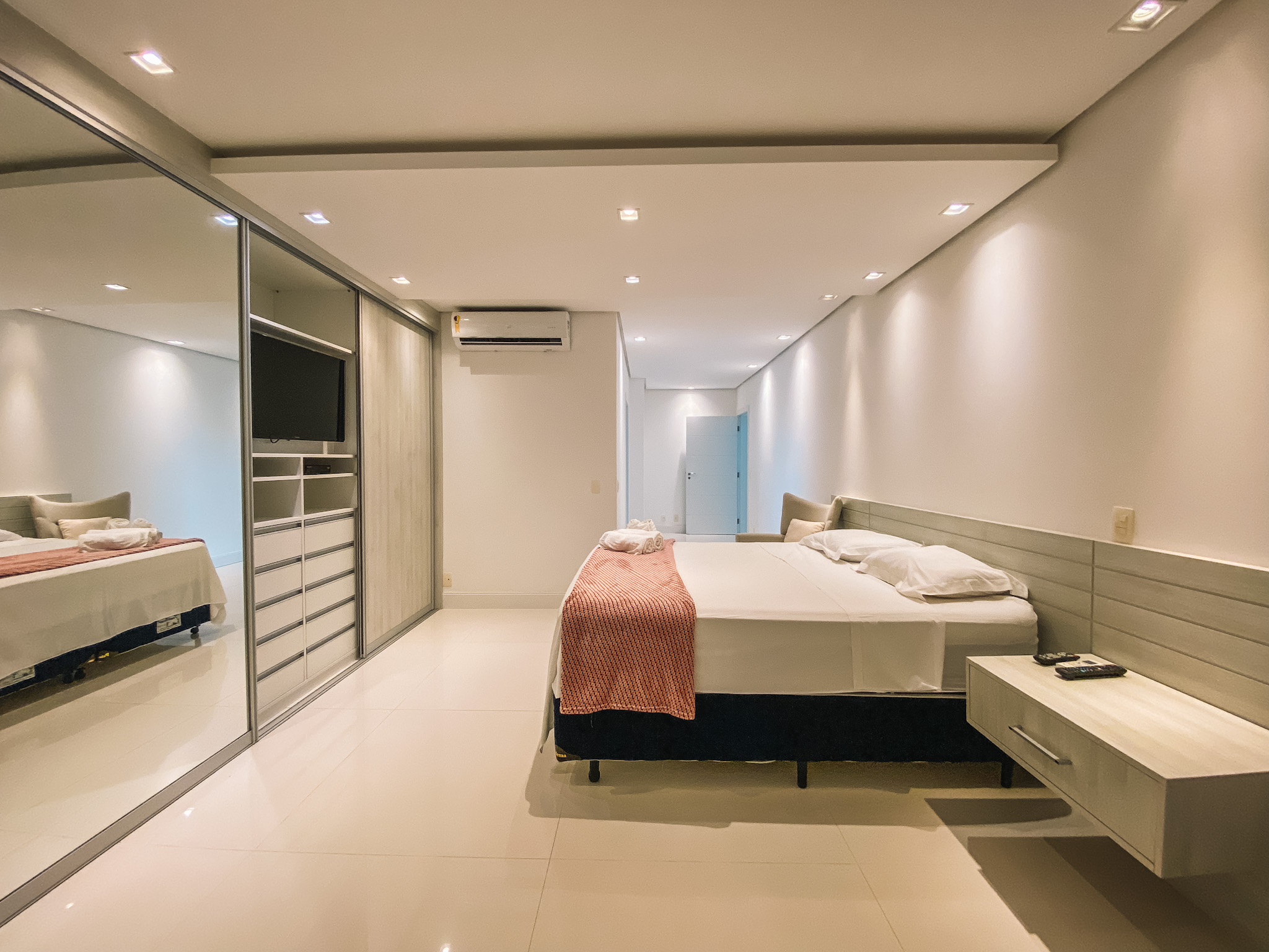 Imagem Casa com 6 Quartos à Venda, 1.000 m² em Jurerê Internacional - Florianópolis