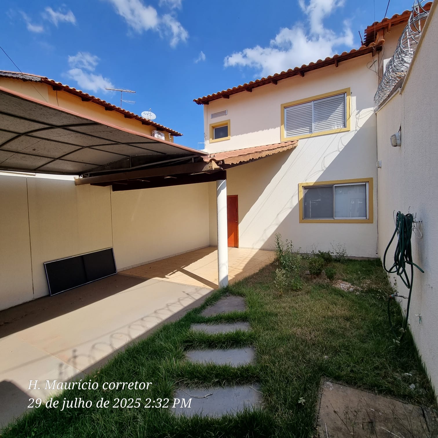 Imagem Sobrado com 3 Quartos à Venda, 130 m² em Setor Jaó - Goiânia Imagem Sobrado com 3 Quartos à Venda, 130 m² em Setor Jaó - Goiânia
