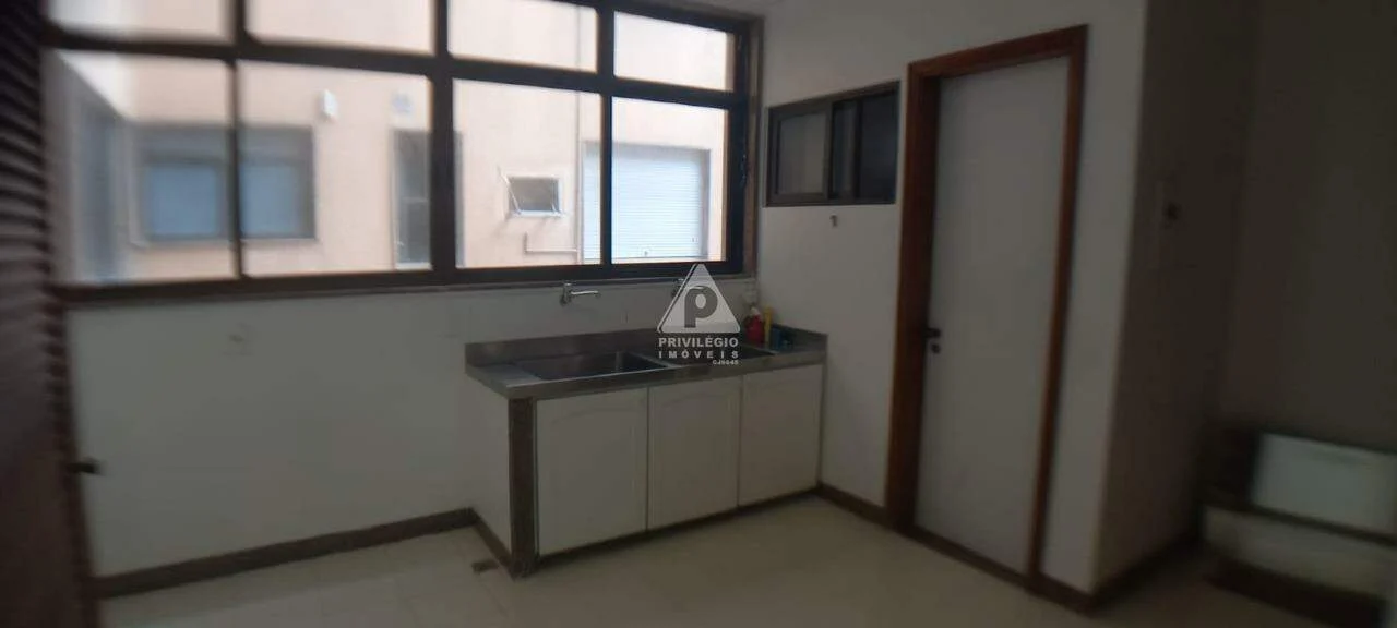 Imagem Apartamento com 6 Quartos à Venda, 470 m²em Ipanema - Rio de Janeiro Imagem Apartamento com 6 Quartos à Venda, 470 m²em Ipanema - Rio de Janeiro