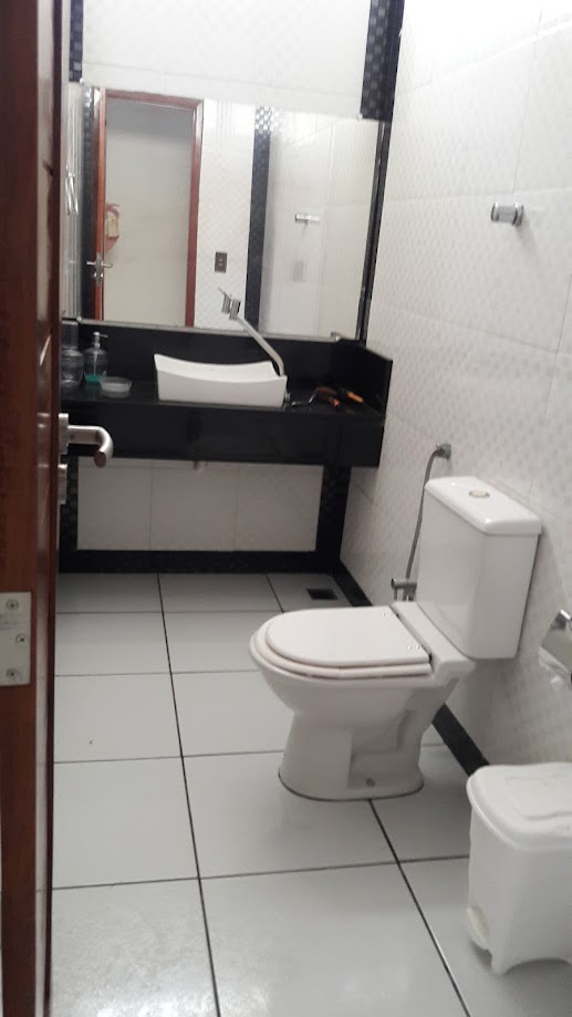 Imagem Casa com 3 Quartos à Venda, 210 m²em Catolé - Campina Grande Imagem Casa com 3 Quartos à Venda, 210 m²em Catolé - Campina Grande