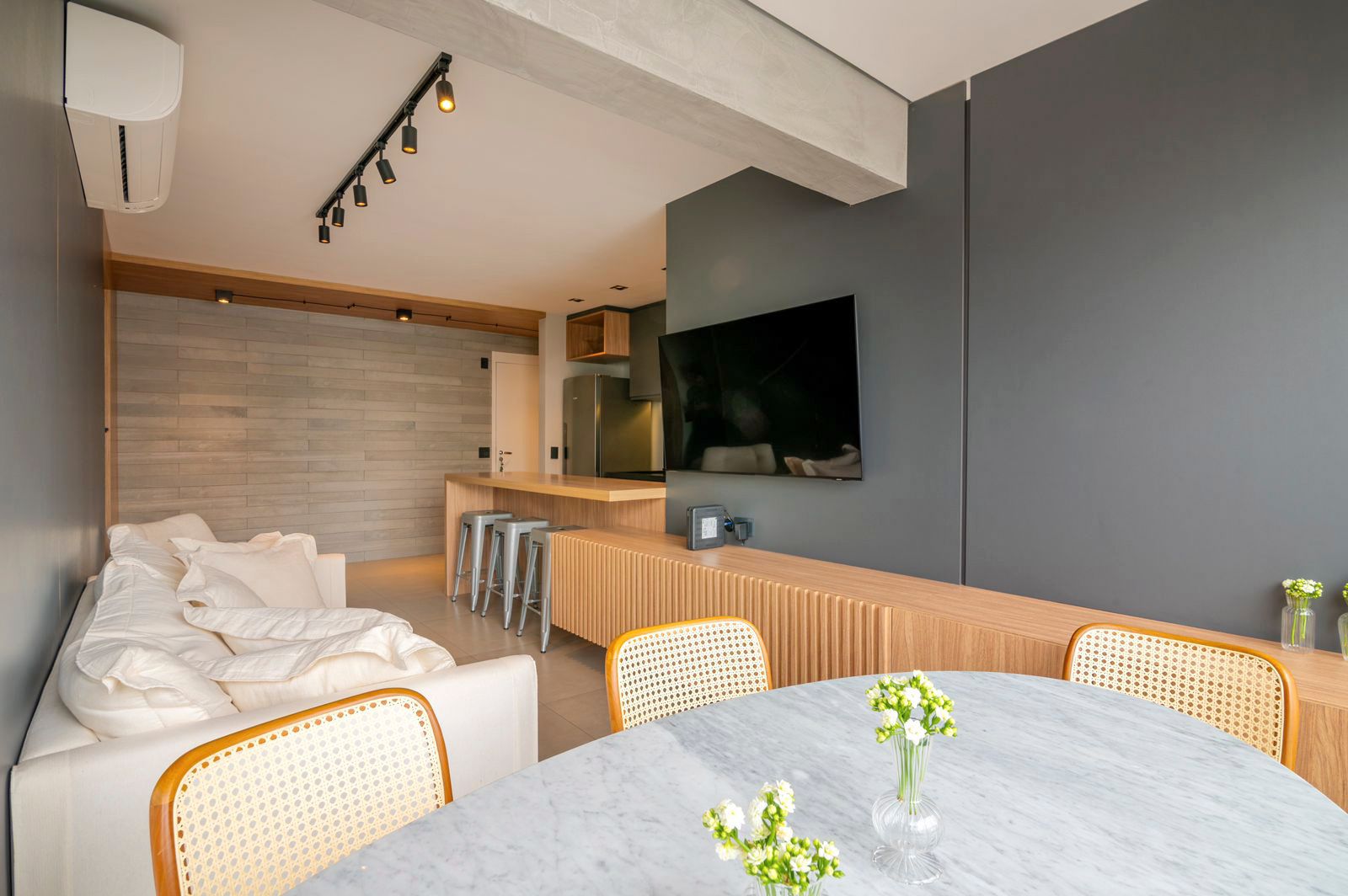 Imagem Apartamento com 2 Quartos à Venda, 72 m²em Campo Belo - São Paulo