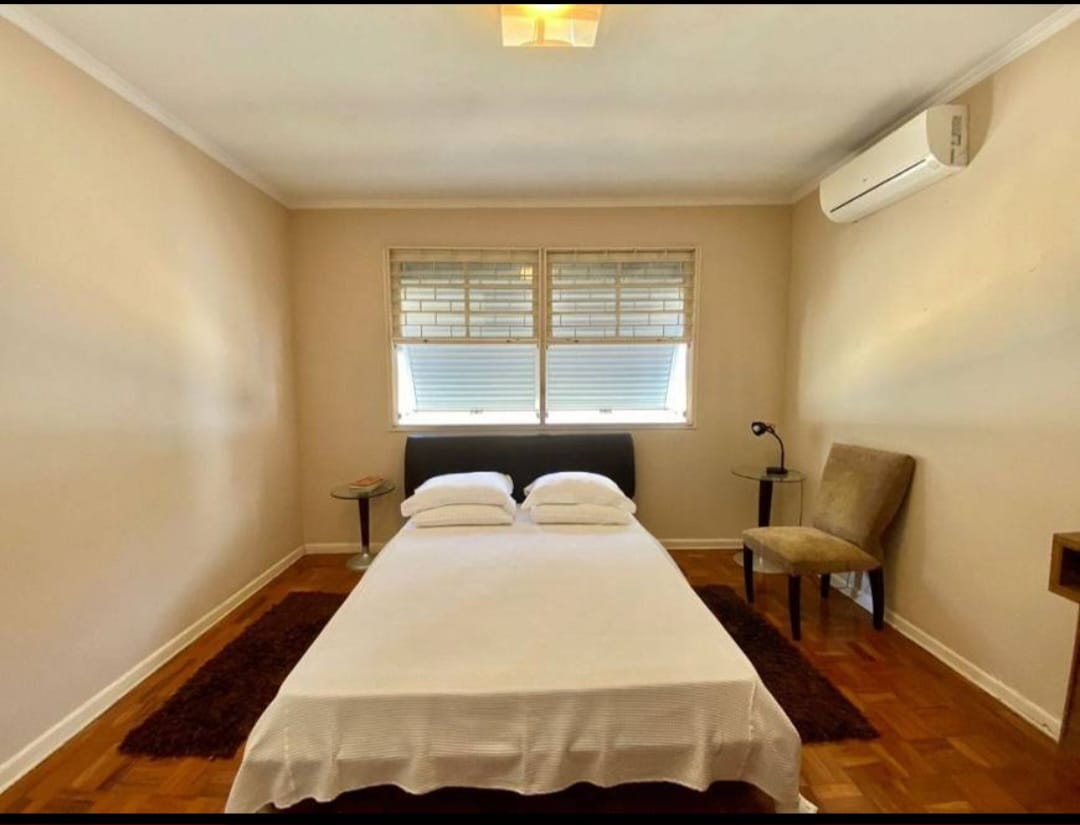 Imagem Casa com 3 Quartos à Venda, 229 m²em Ponta da Praia - Santos