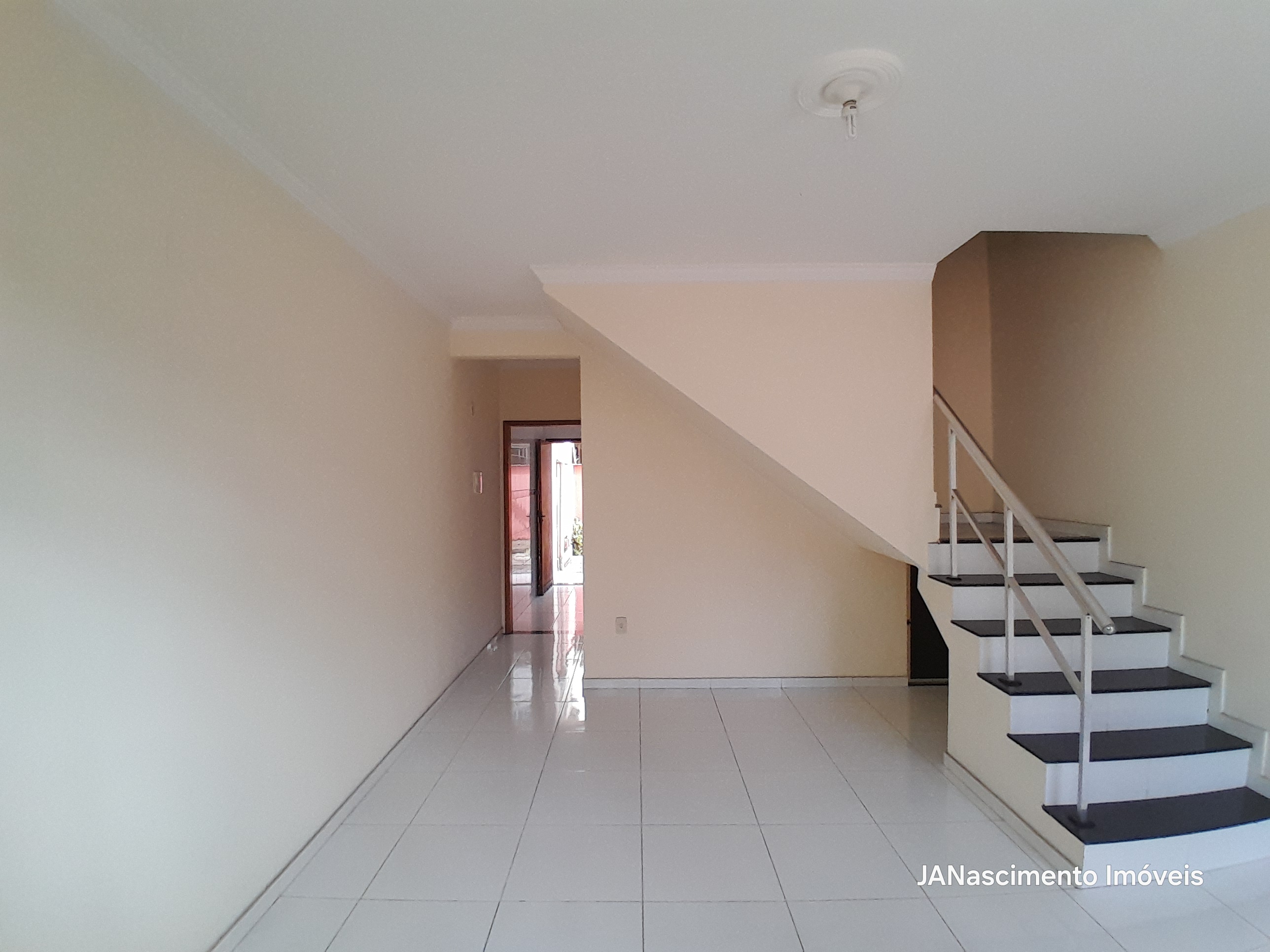 Imagem Casa de Condomínio com 2 Quartos à Venda, 87 m² em Bangu - Rio de Janeiro Imagem Casa de Condomínio com 2 Quartos à Venda, 87 m² em Bangu - Rio de Janeiro