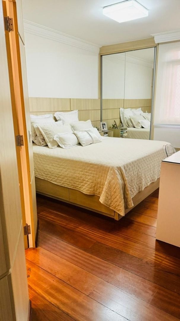 Imagem Apartamento com 3 Quartos à Venda, 157 m² em Vila Assunção - Santo André