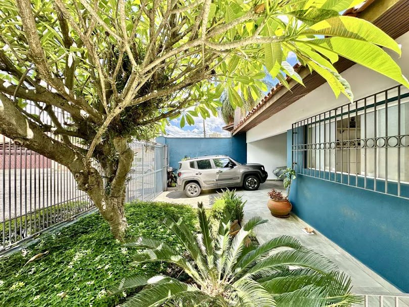 Imagem Casa com 4 Quartos à Venda, 228 m² em Jardim Jussara - São Paulo