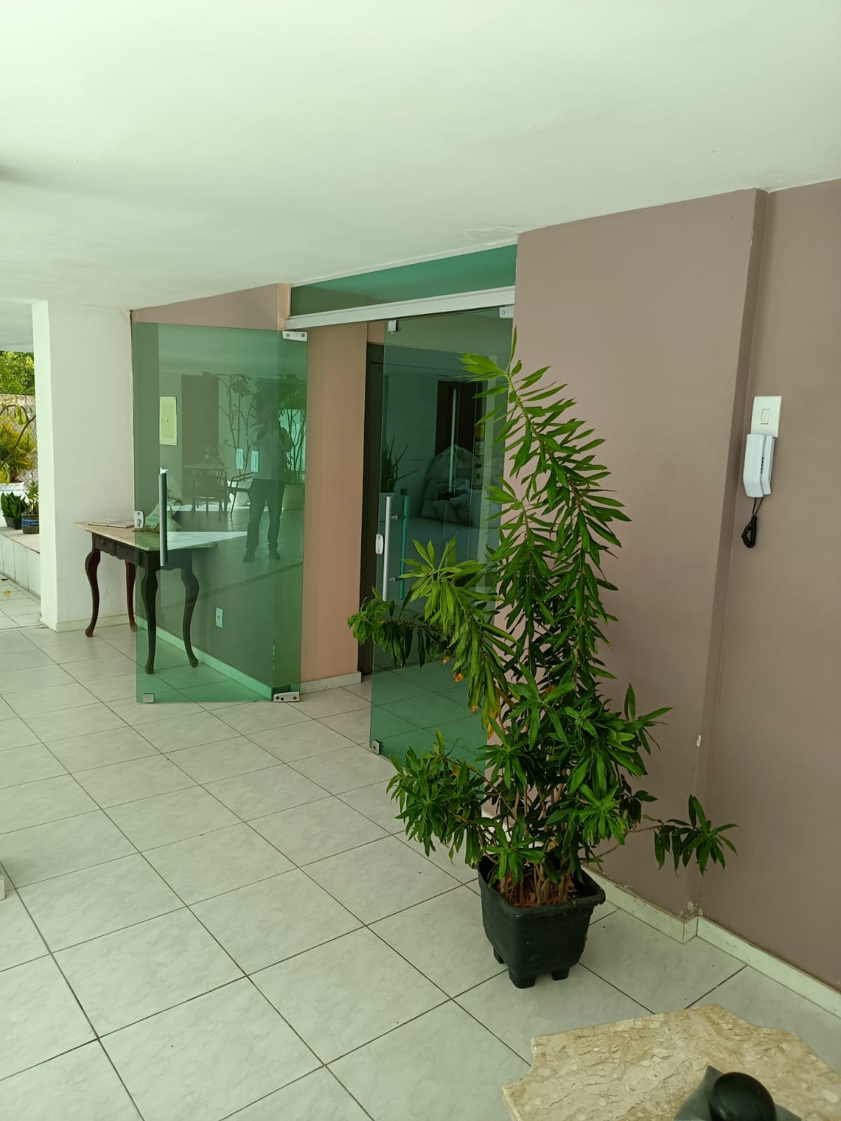 Imagem Apartamento com 2 Quartos à Venda, 81 m²em Jardim Armação - Salvador
