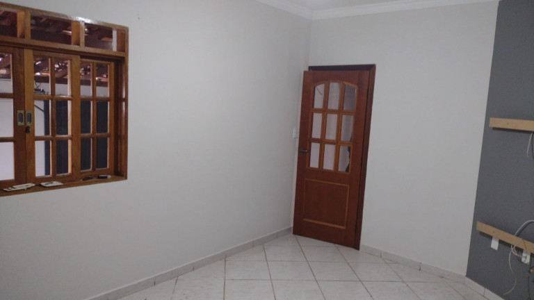 Imagem Sobrado com 3 Quartos para Alugar, 140 m²em Jardim das Laranjeiras - Limeira Imagem Sobrado com 3 Quartos para Alugar, 140 m²em Jardim das Laranjeiras - Limeira