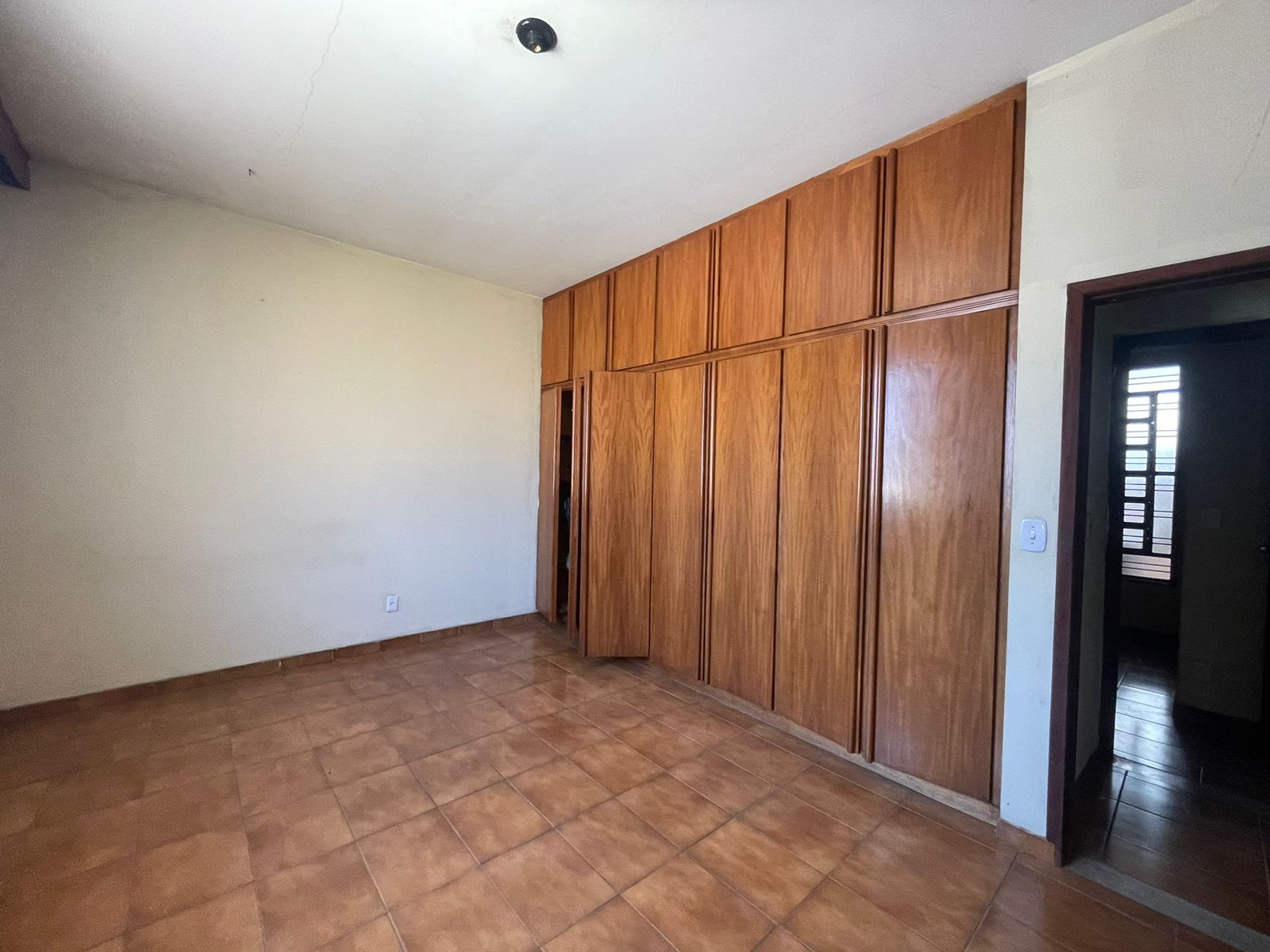 Imagem Sobrado com 4 Quartos à Venda, 399 m²em Setor Leste Universitário - Goiânia Imagem Sobrado com 4 Quartos à Venda, 399 m²em Setor Leste Universitário - Goiânia