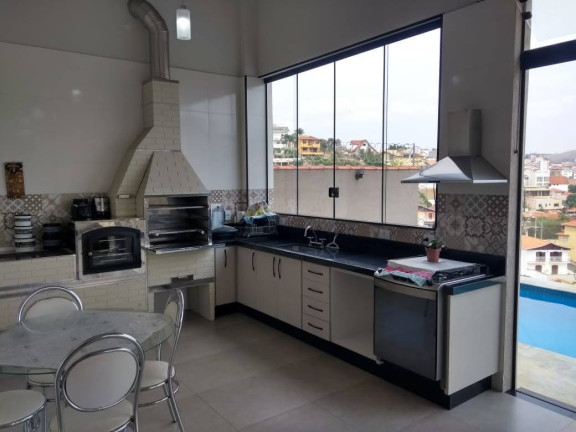 Imagem Casa com 5 Quartos à Venda, 350 m² em Centro - Poços de Caldas Imagem Casa com 5 Quartos à Venda, 350 m² em Centro - Poços de Caldas