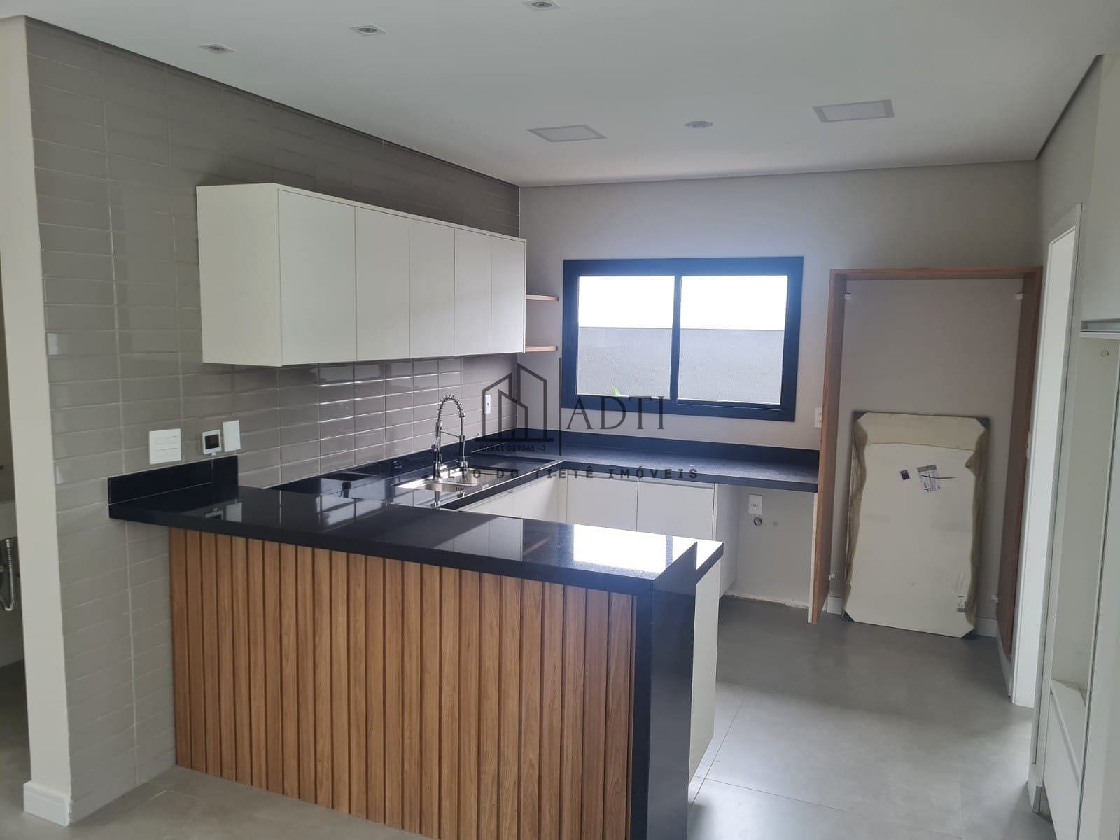 Imagem Casa de Condomínio com 3 Quartos à Venda, 205 m² em Cézar de Souza - Mogi das Cruzes Imagem Casa de Condomínio com 3 Quartos à Venda, 205 m² em Cézar de Souza - Mogi das Cruzes
