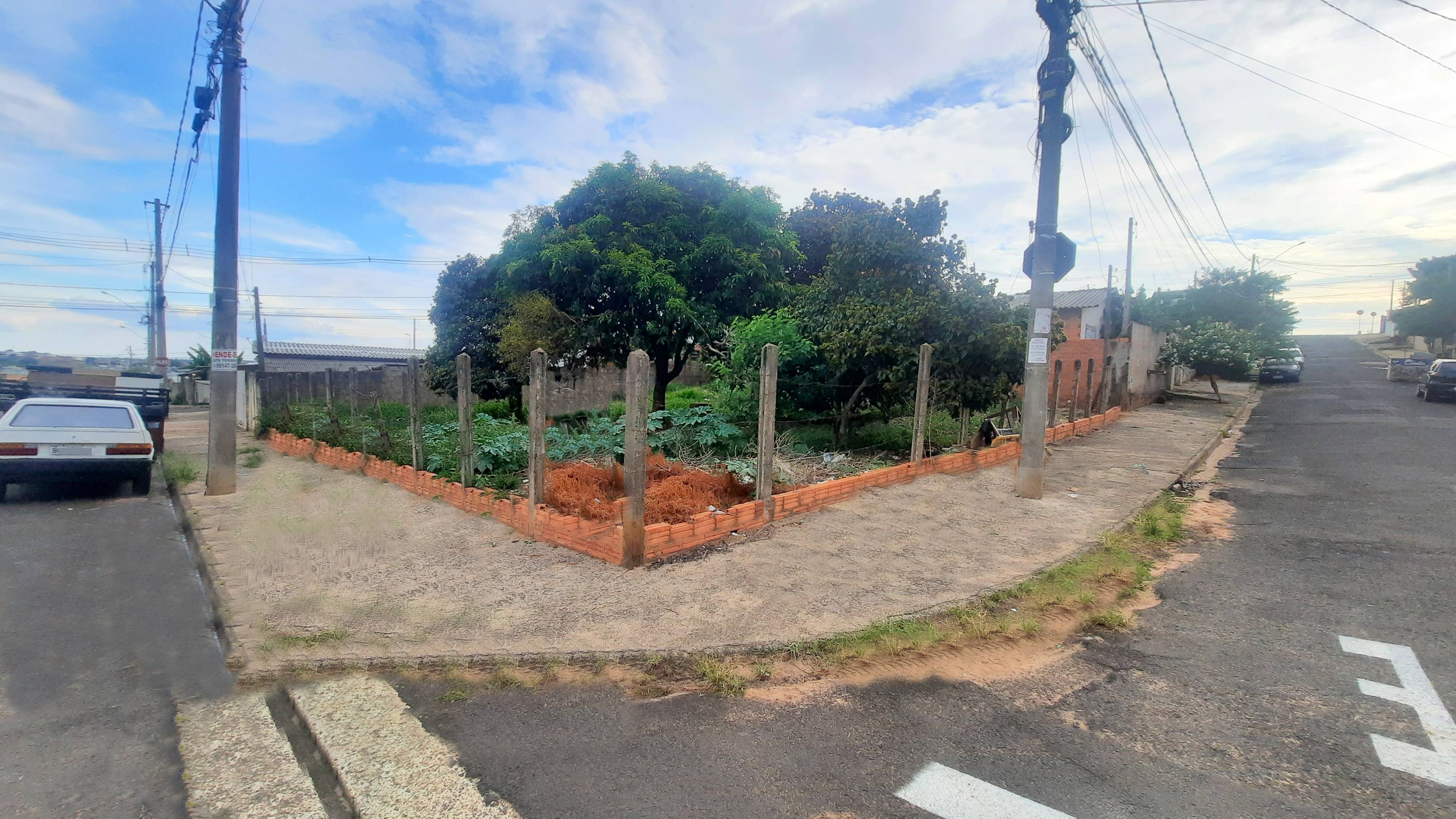 Terreno à Venda, 400 m²em Parque Marajoara - Botucatu