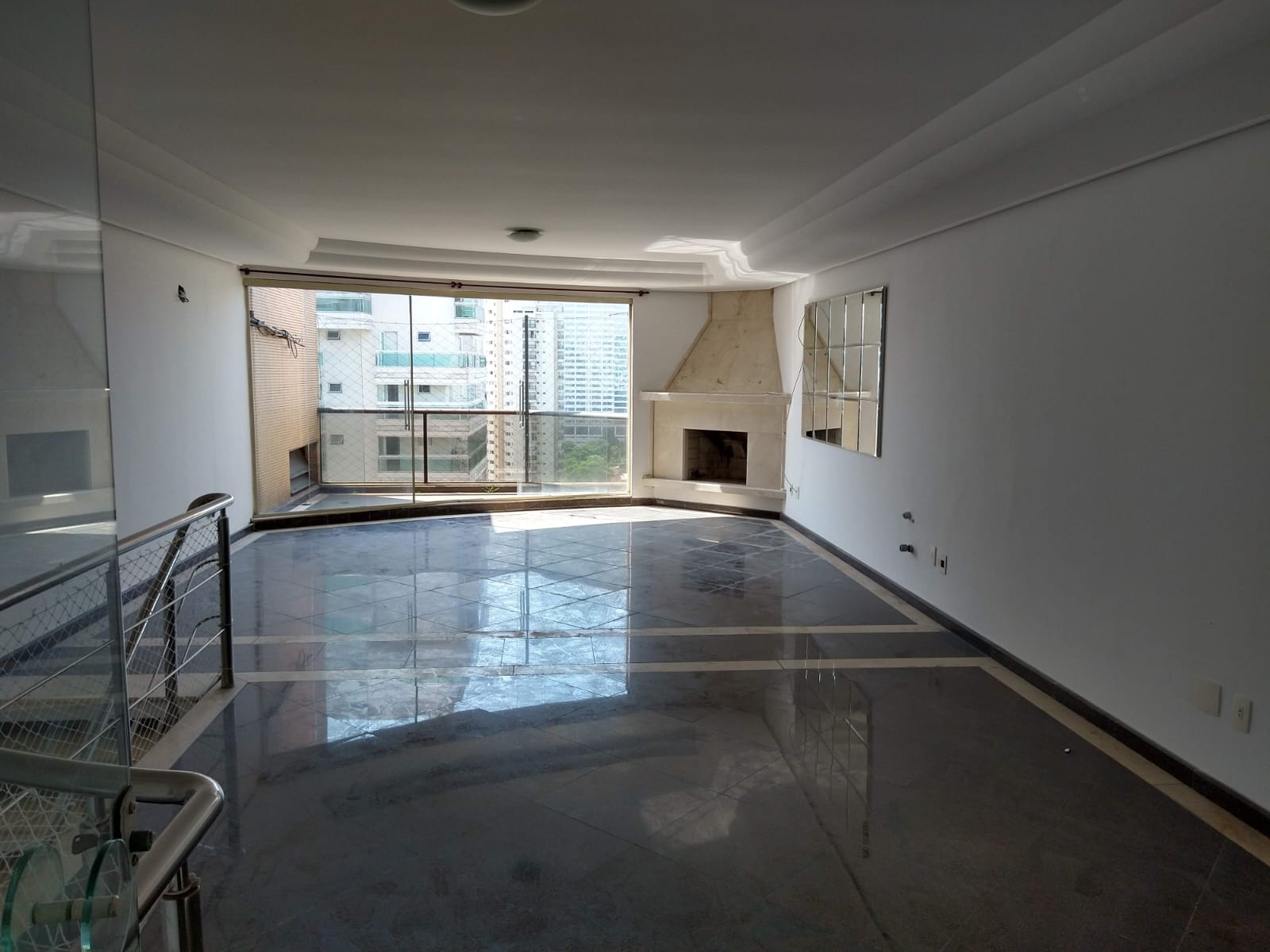 Imagem Cobertura com 4 Quartos à Venda, 570 m²em Embaré - Santos