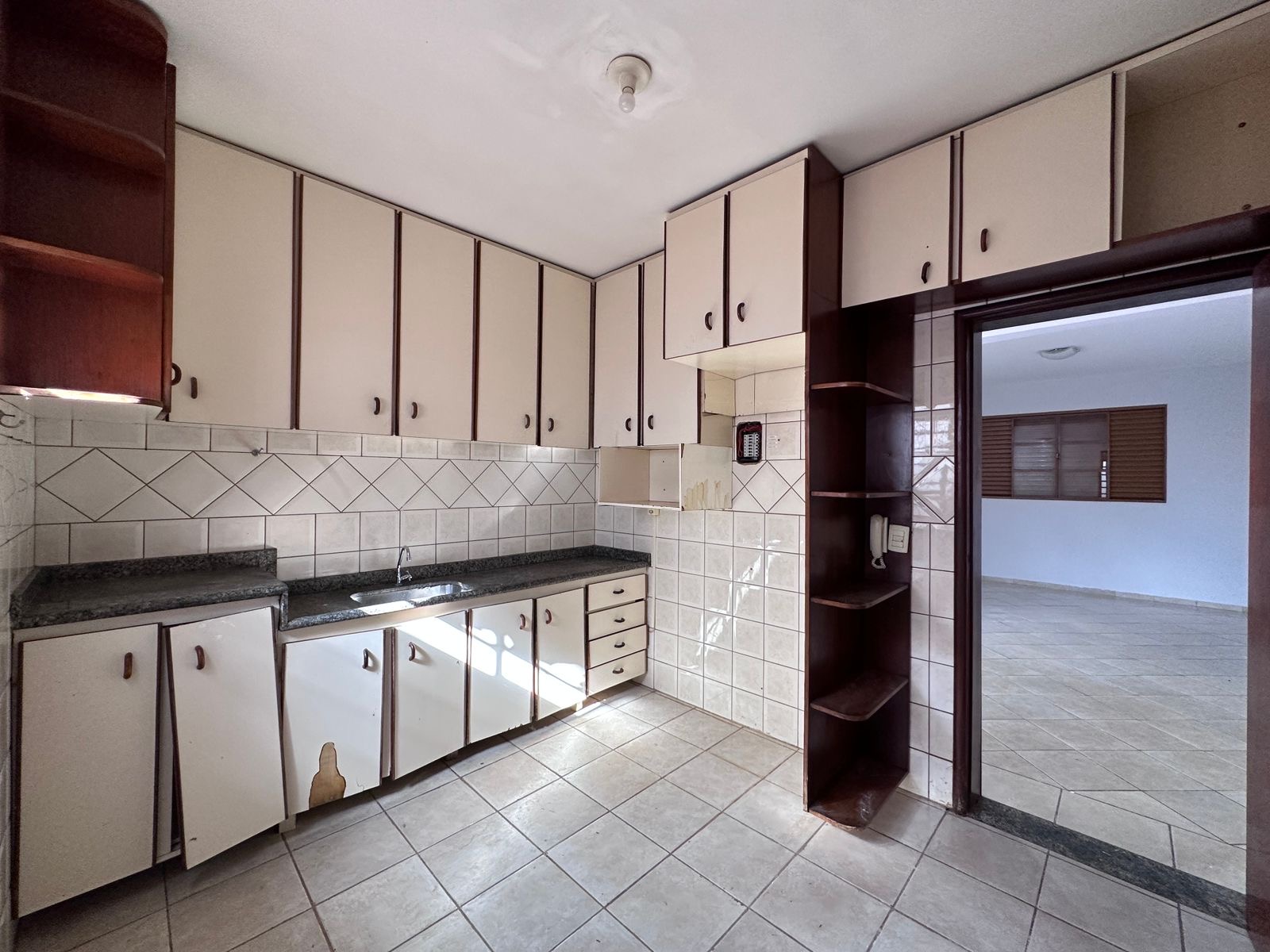 Imagem Sobrado com 4 Quartos à Venda, 188 m²em Jardim América - Goiânia