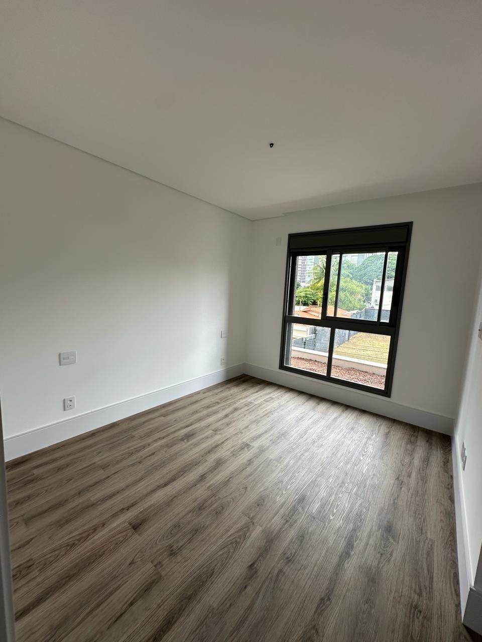 Imagem Apartamento com 4 Quartos à Venda, 317 m²em Cambuí - Campinas