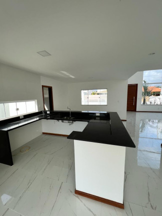 Imagem Casa de Condomínio com 5 Quartos à Venda, 270 m² em Barra do Jacuípe - Camaçari