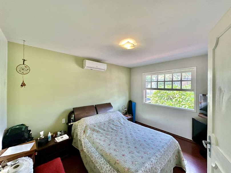 Imagem Casa com 4 Quartos à Venda, 228 m² em Jardim Jussara - São Paulo