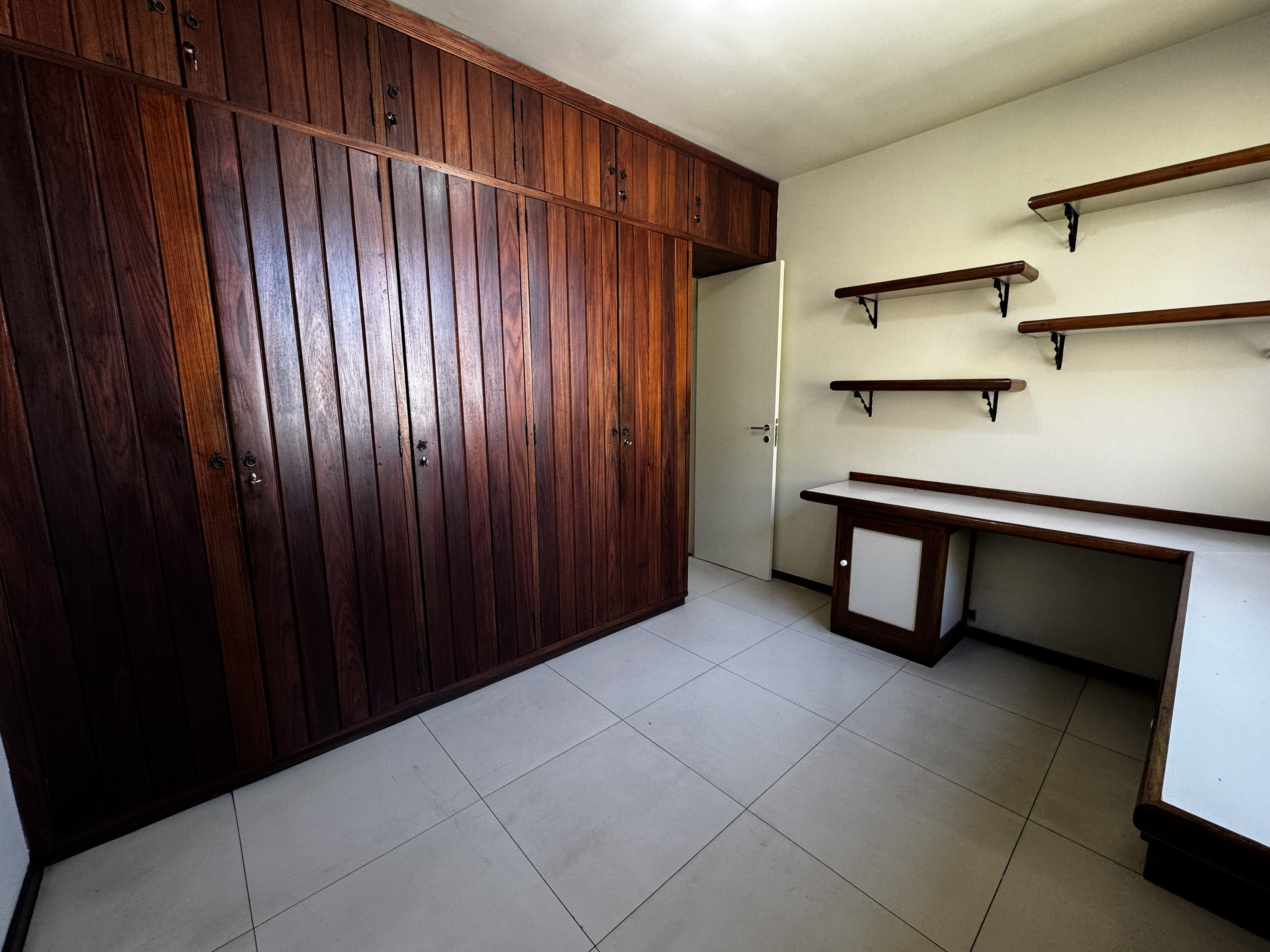 Imagem Apartamento com 3 Quartos à Venda, 150 m² em Laranjeiras - Rio de Janeiro Imagem Apartamento com 3 Quartos à Venda, 150 m² em Laranjeiras - Rio de Janeiro