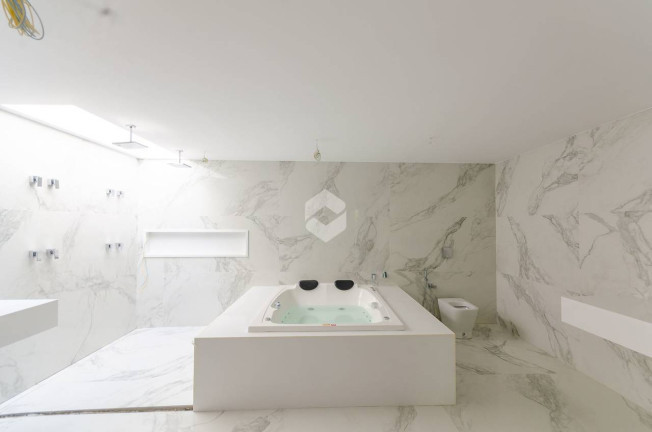 Imagem Casa de Condomínio com 5 Quartos à Venda, em Barra da Tijuca - Rio de Janeiro Imagem Casa de Condomínio com 5 Quartos à Venda, em Barra da Tijuca - Rio de Janeiro